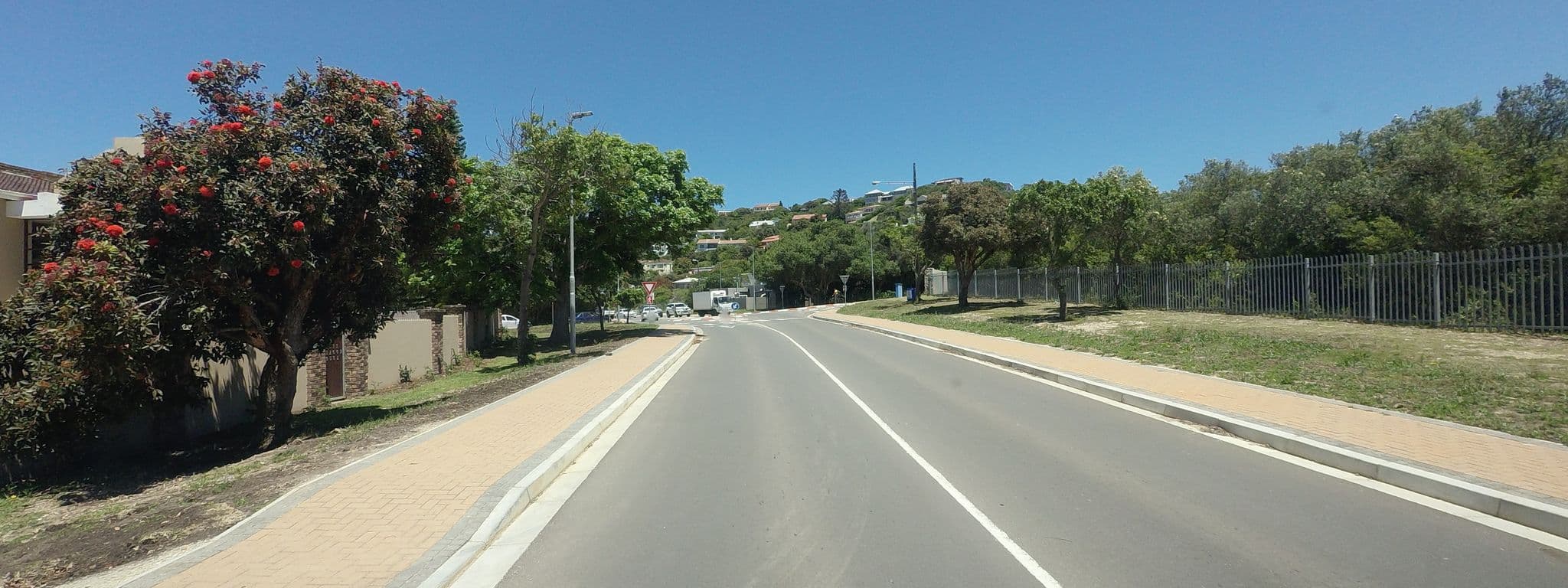 Street view near Lyell's b+b, Plettenberg Bay — © tallguy (CC BY-SA · Mapillary)