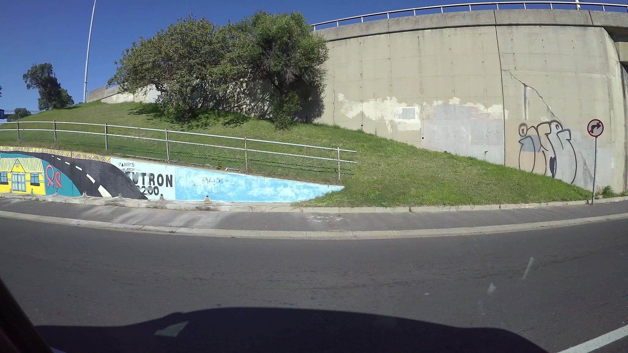 Street view near Holiday Inn G.c. Eastern Blvd Hotel Cape Town, Cape Town — © kaart_3 (CC BY-SA · Mapillary)