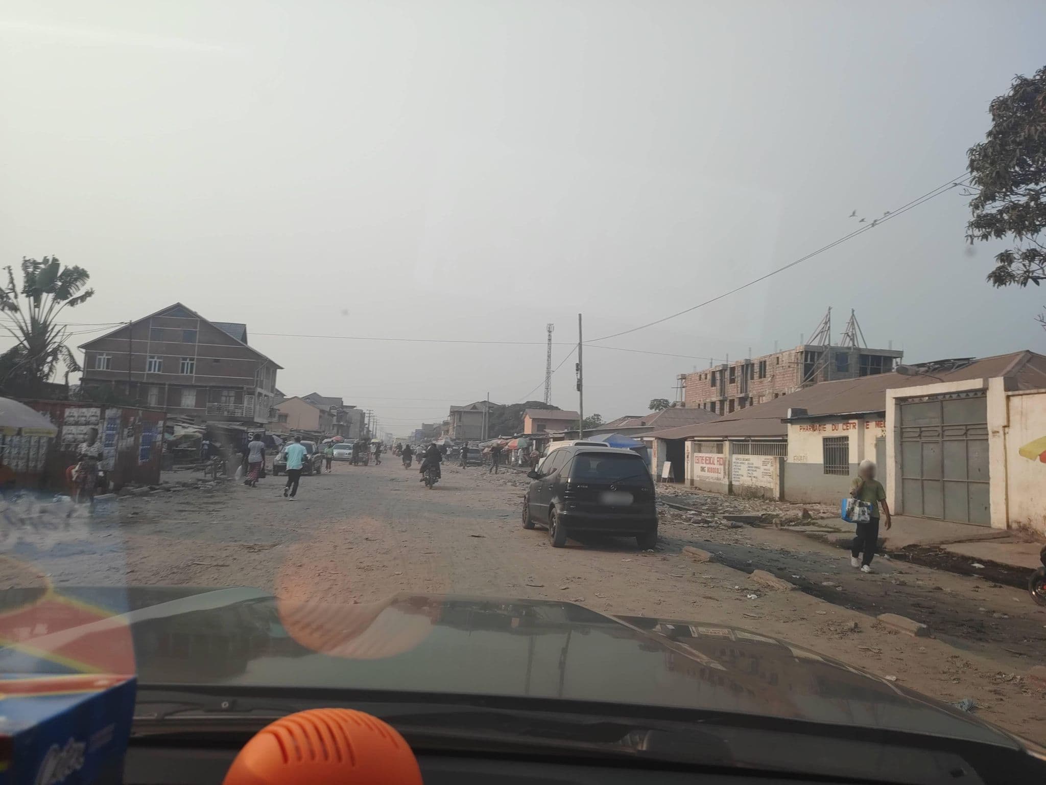 Street view near Hotel Makanza, Kinshasa