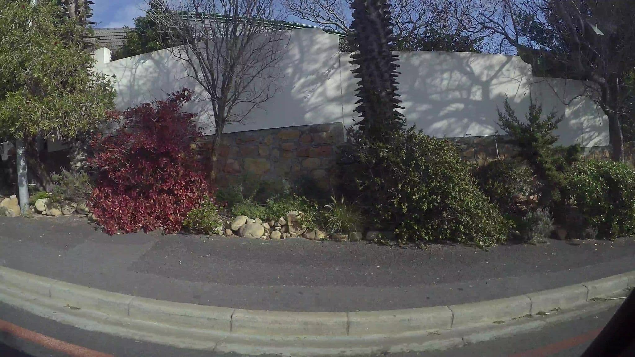 Street view near Camps Bay Resort, Cape Town — © kaart_3 (CC BY-SA · Mapillary)