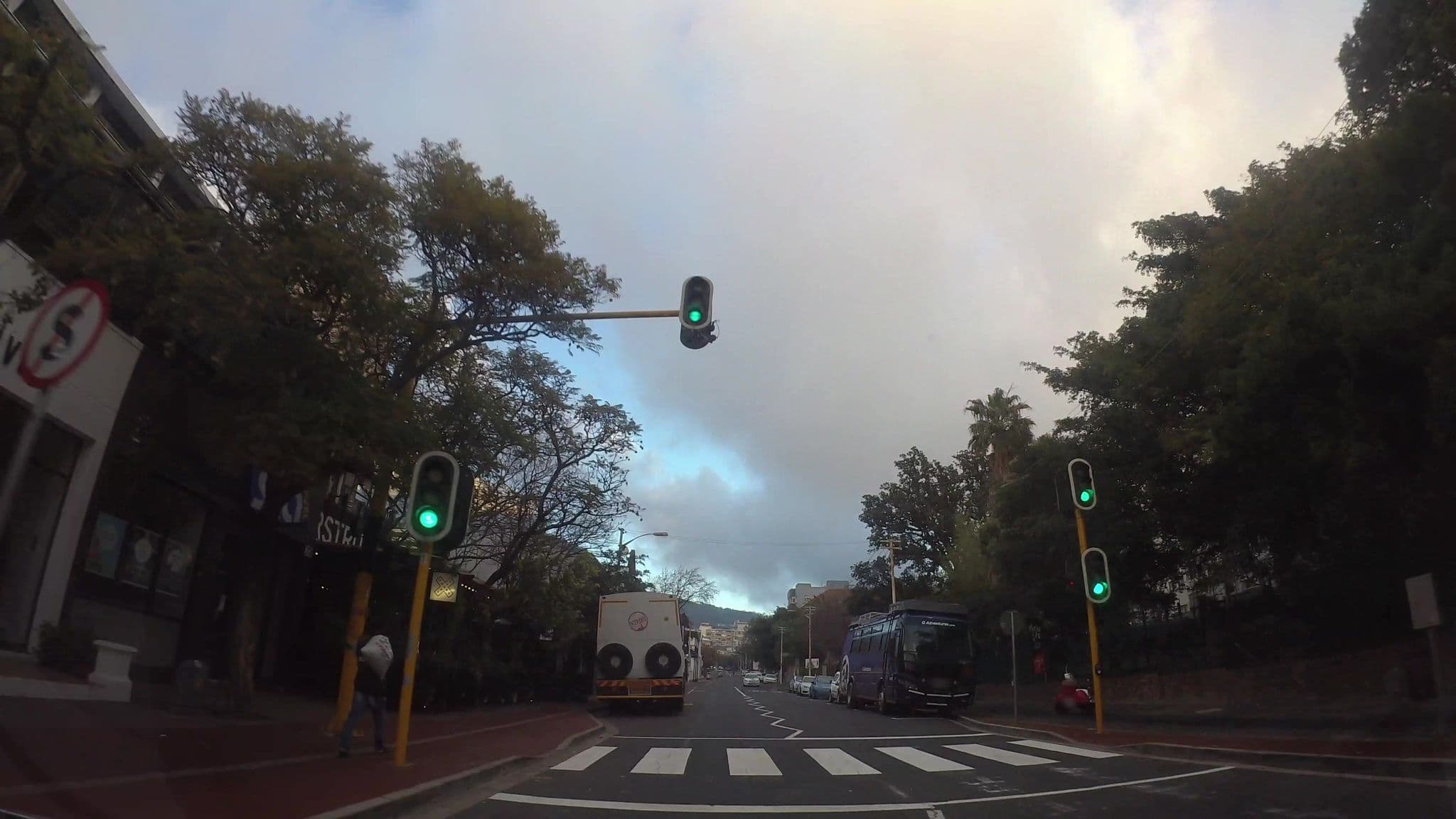 Street view near Once in Cape Town, Cape Town — © kaart_3 (CC BY-SA · Mapillary)