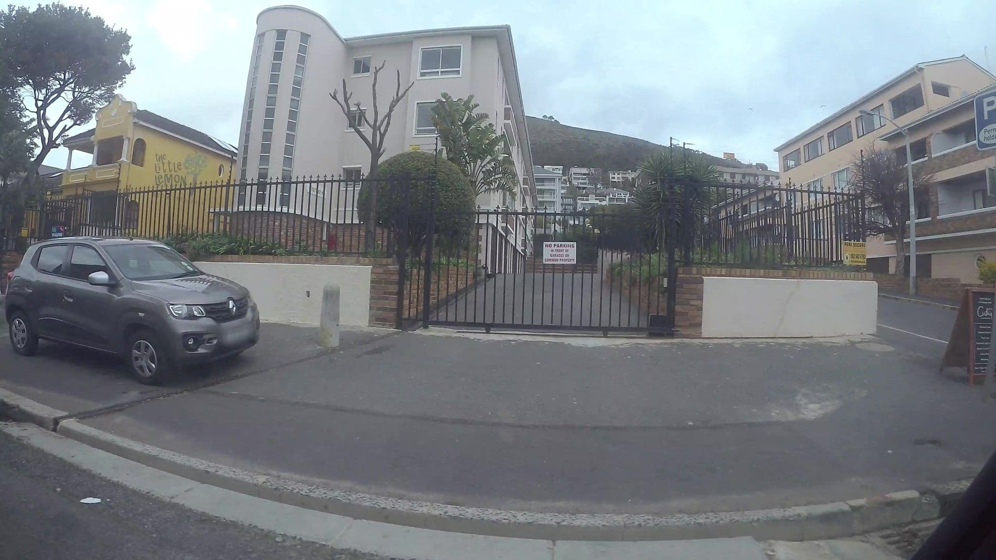 Street view near The Little Lemontree, Cape Town — © kaart_3 (CC BY-SA · Mapillary)