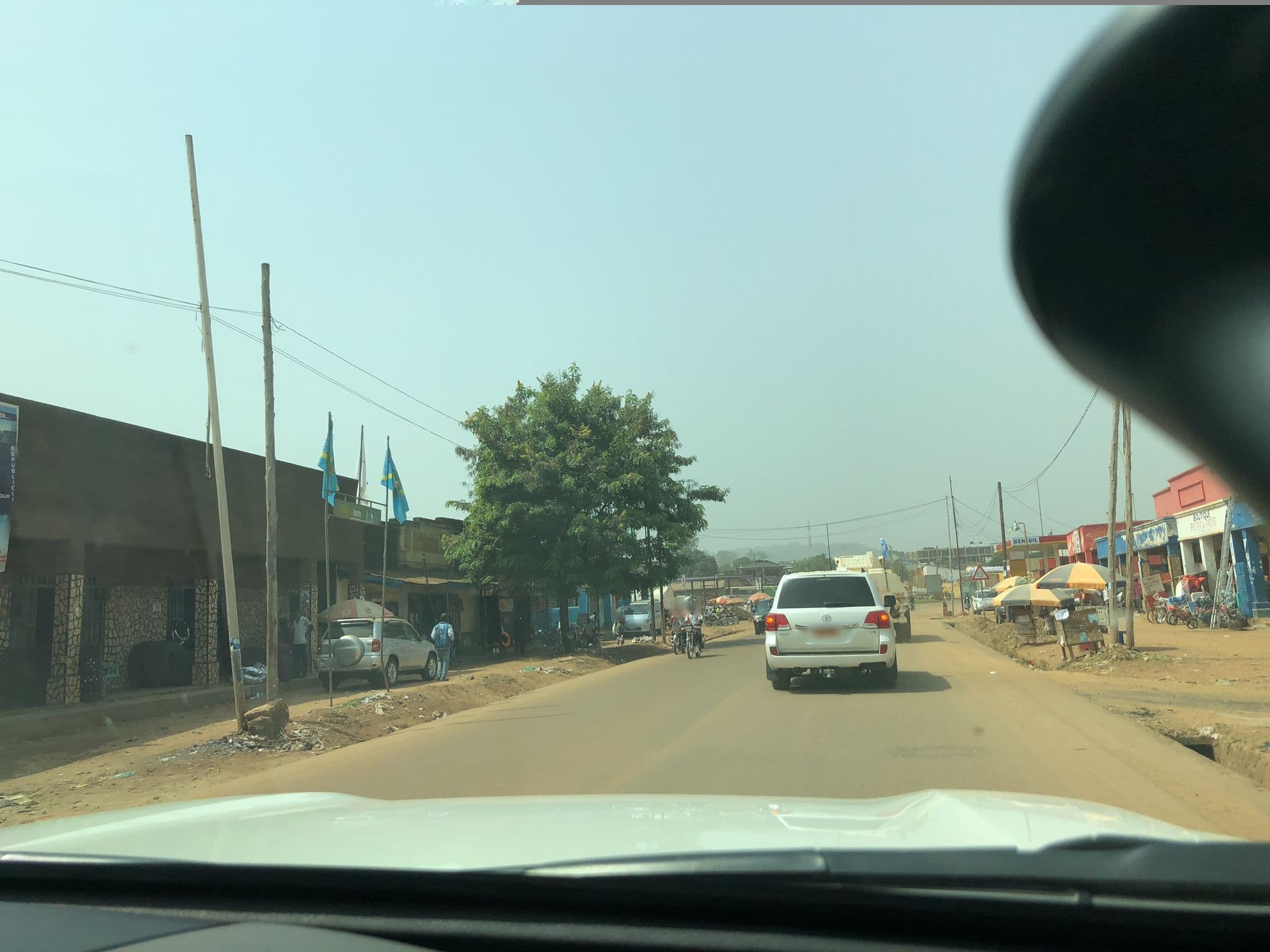 Street view near Hotel Benie, Beni — © peltiern (CC BY-SA · Mapillary)