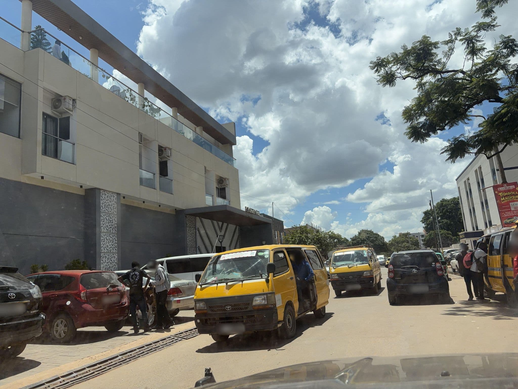 Street view near Cloud9, Lubumbashi — © orlanto (CC BY-SA · Mapillary)