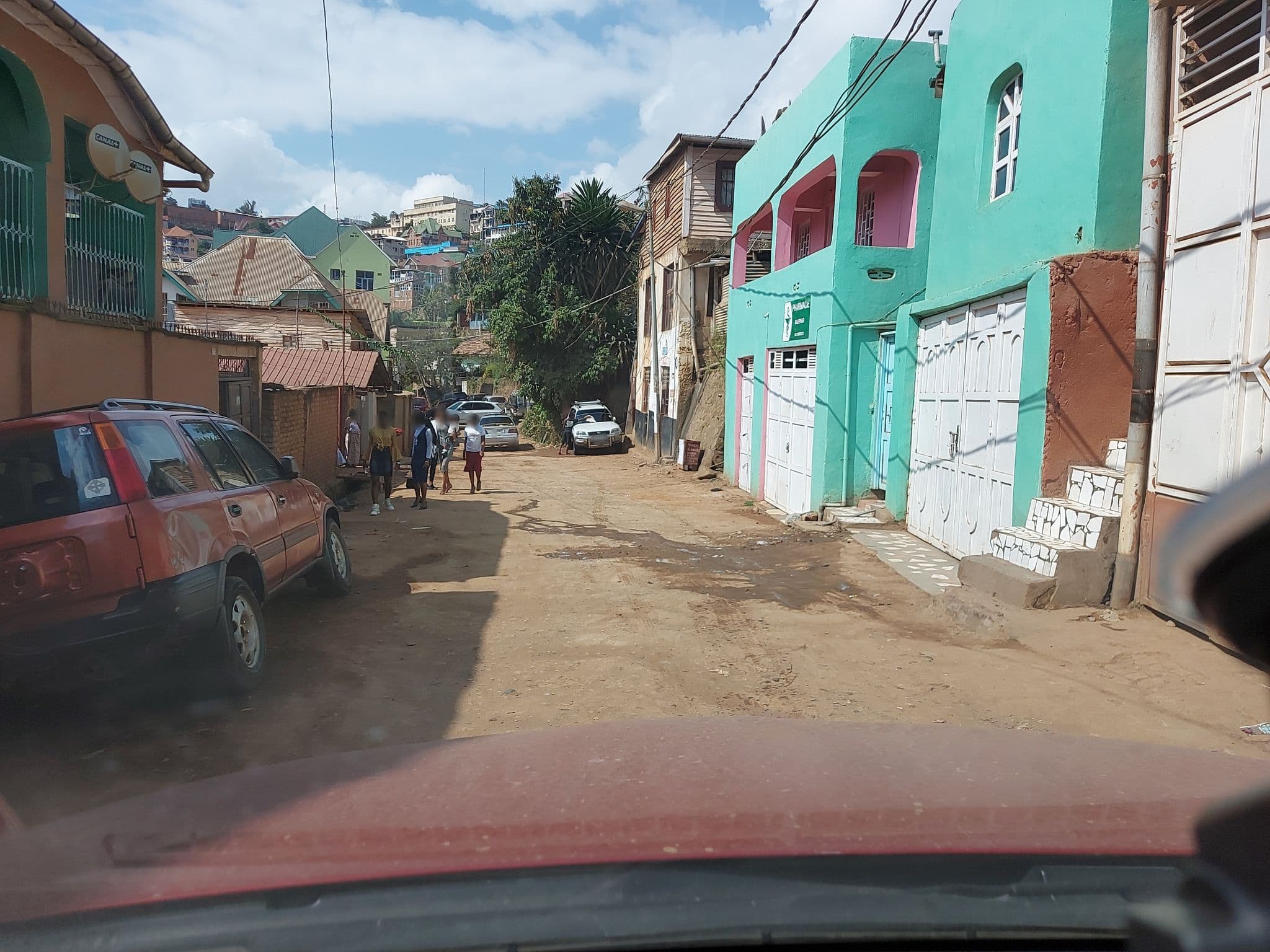 Street view near Résidence Hôtel, Bukavu — © yossanem (CC BY-SA · Mapillary)