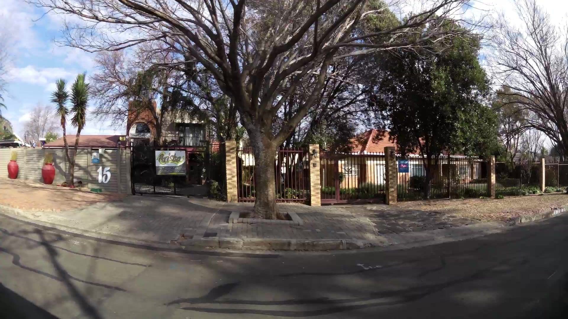 Street view near Arista Guesthouse, Bloemfontein — © kaartcam (CC BY-SA · Mapillary)