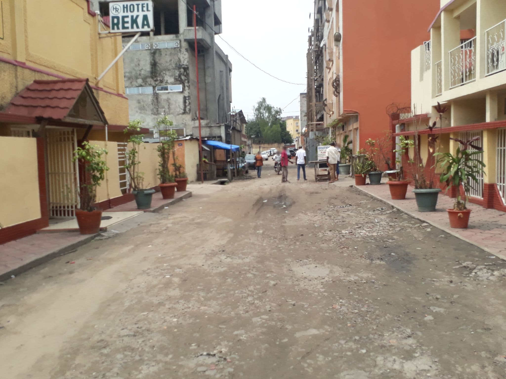 Street view near Hôtel Reka, Kinshasa
