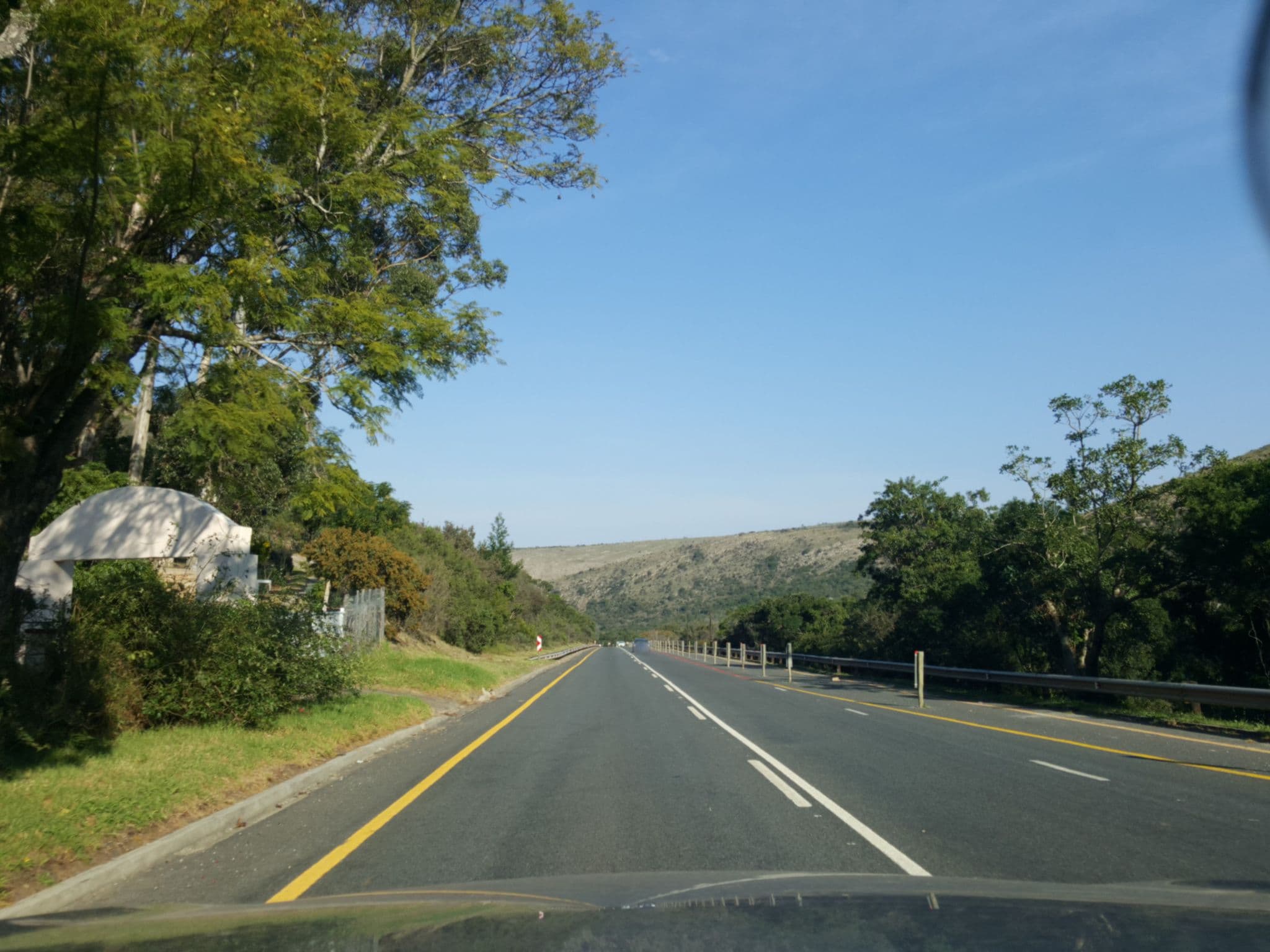 Street view near Crescent Hotel, Grahamstown — © elphix (CC BY-SA · Mapillary)