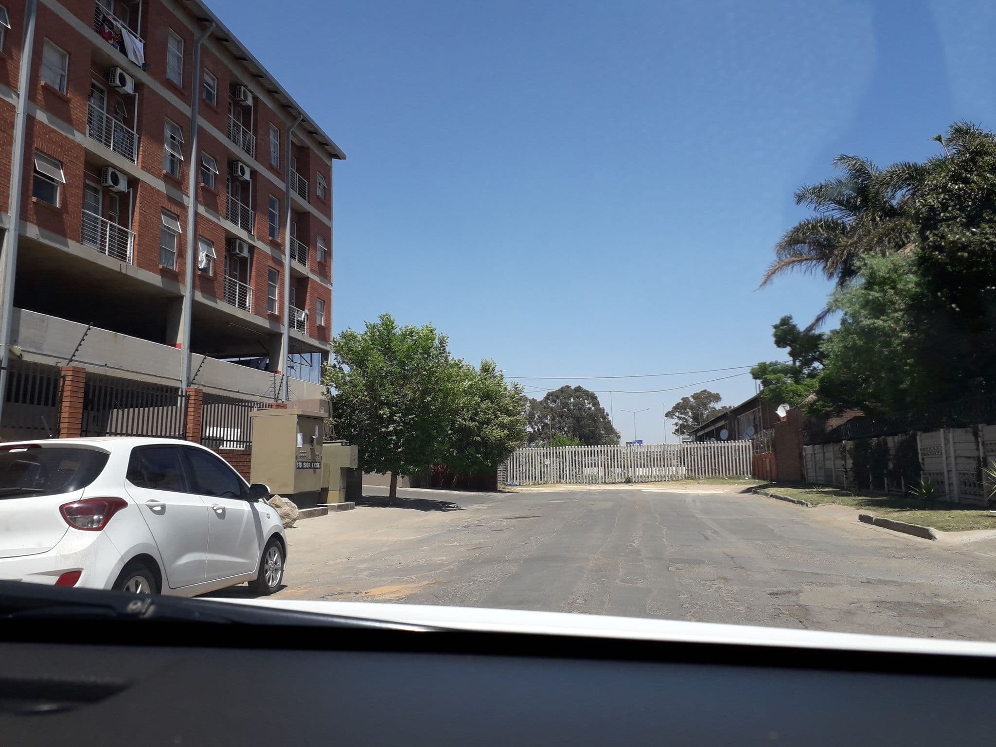 Street view near Life Hotels Airport Kempton Park, Modderfontein — © ralebipi (CC BY-SA · Mapillary)