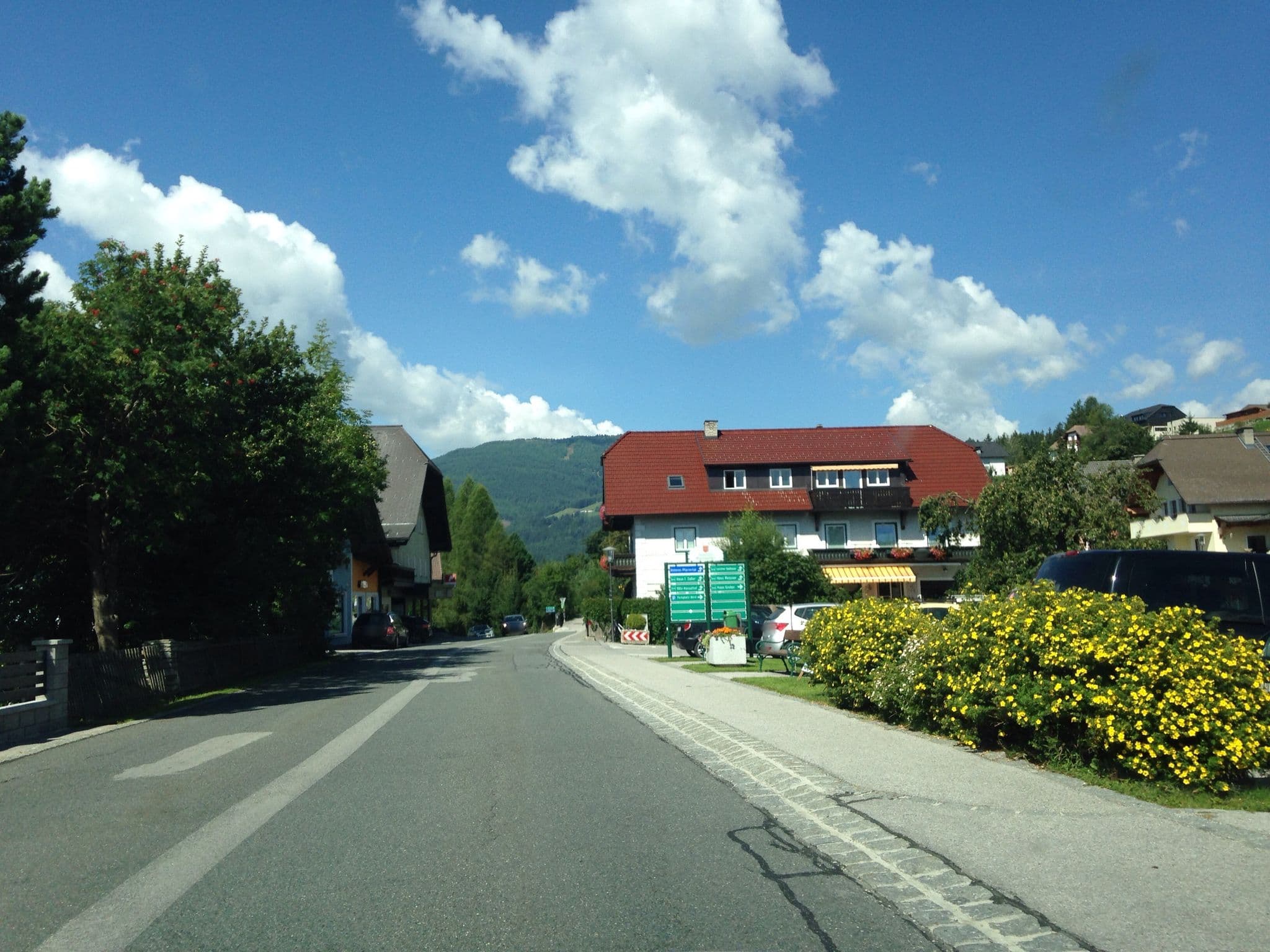 Street view near Appartement Fritz-Rosenkranz, Mariapfarr — © istefanos (CC BY-SA · Mapillary)