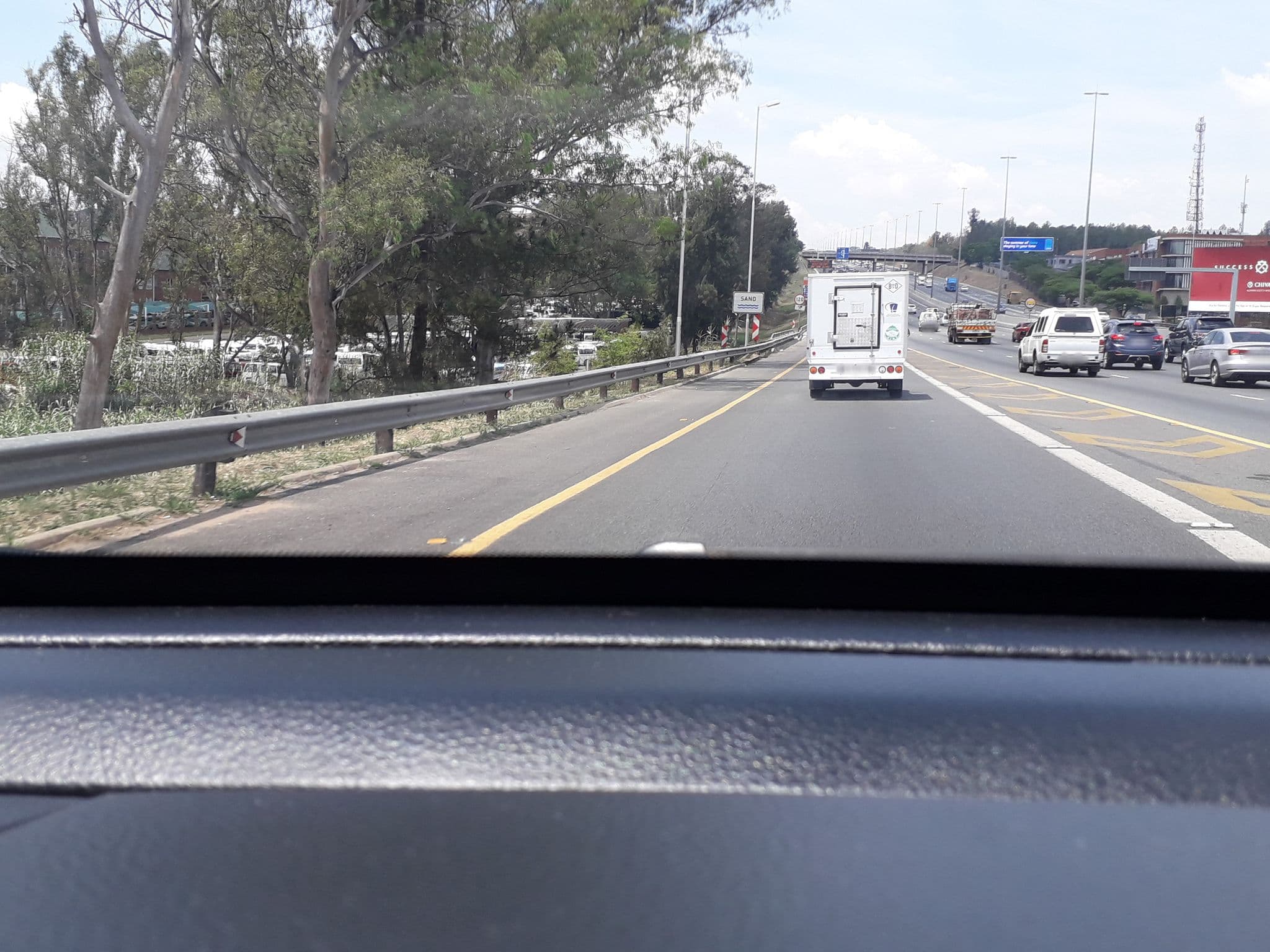 Street view near Sandton Lodge @ Rivonia, Alexandra — © lenah (CC BY-SA · Mapillary)