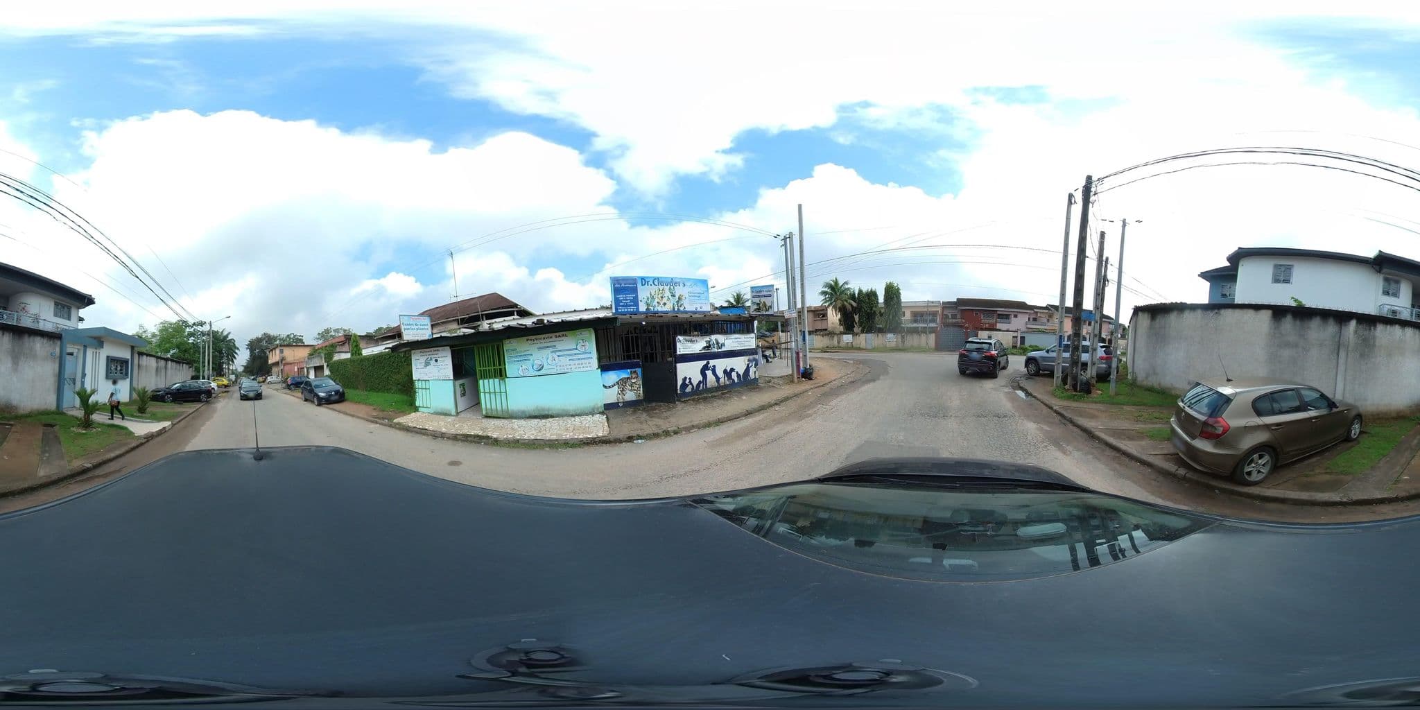 Street view near Résidence Manzan, Abidjan