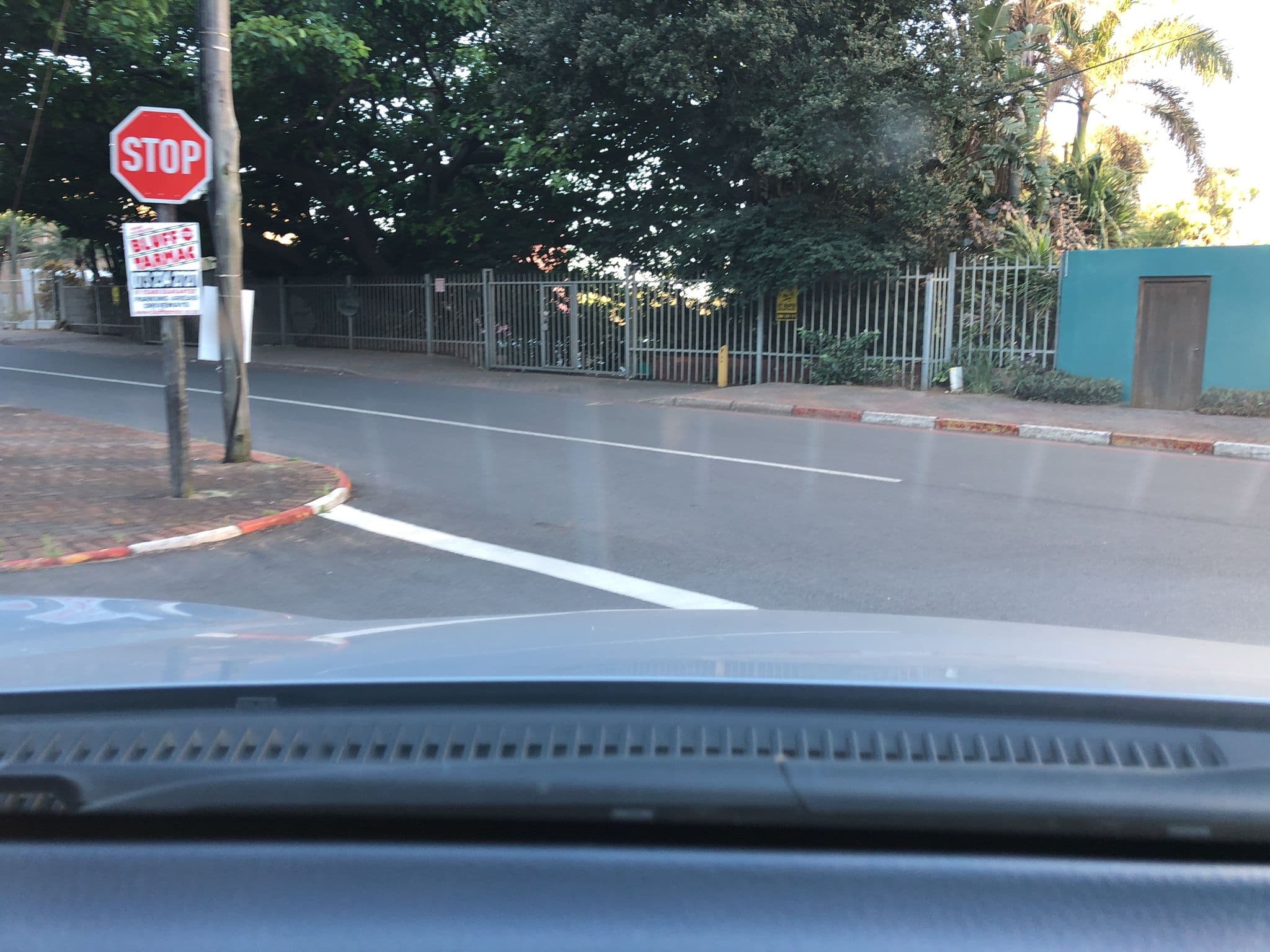 Street view near Toti Cabanas Holiday Flats, eManzimtoti — © kingofafrica (CC BY-SA · Mapillary)