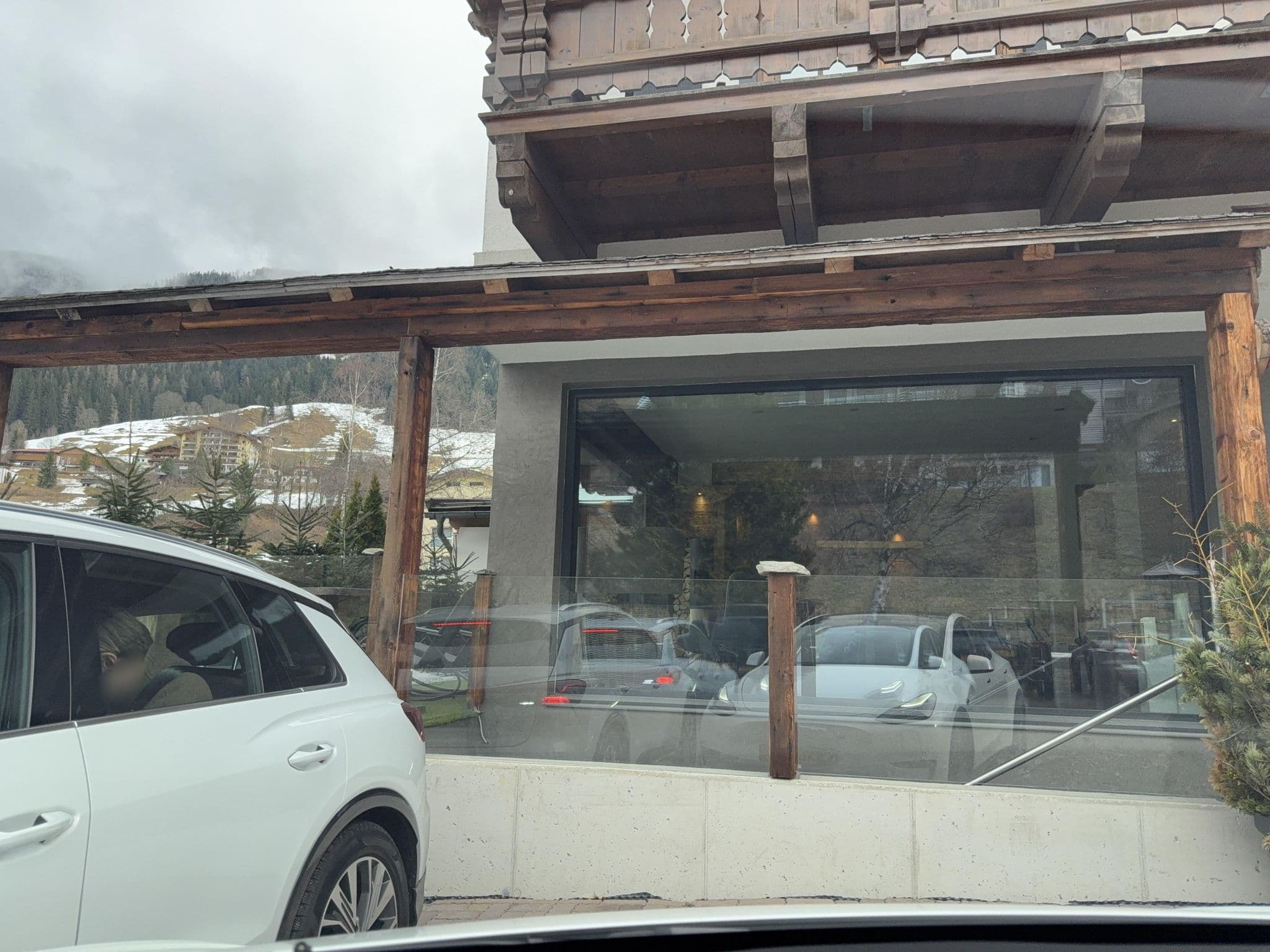 Street view near Hotel Sonnberg, Hinterglemm — © ottor (CC BY-SA · Mapillary)