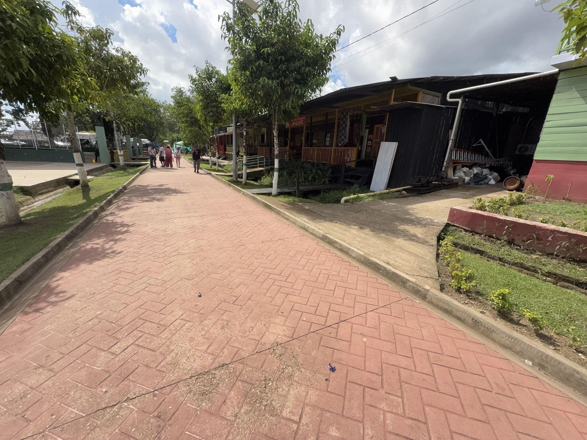 Street view near Hotel Lomas de Paiyü, Puerto Nariño — © trujilorenza (CC BY-SA · Mapillary)