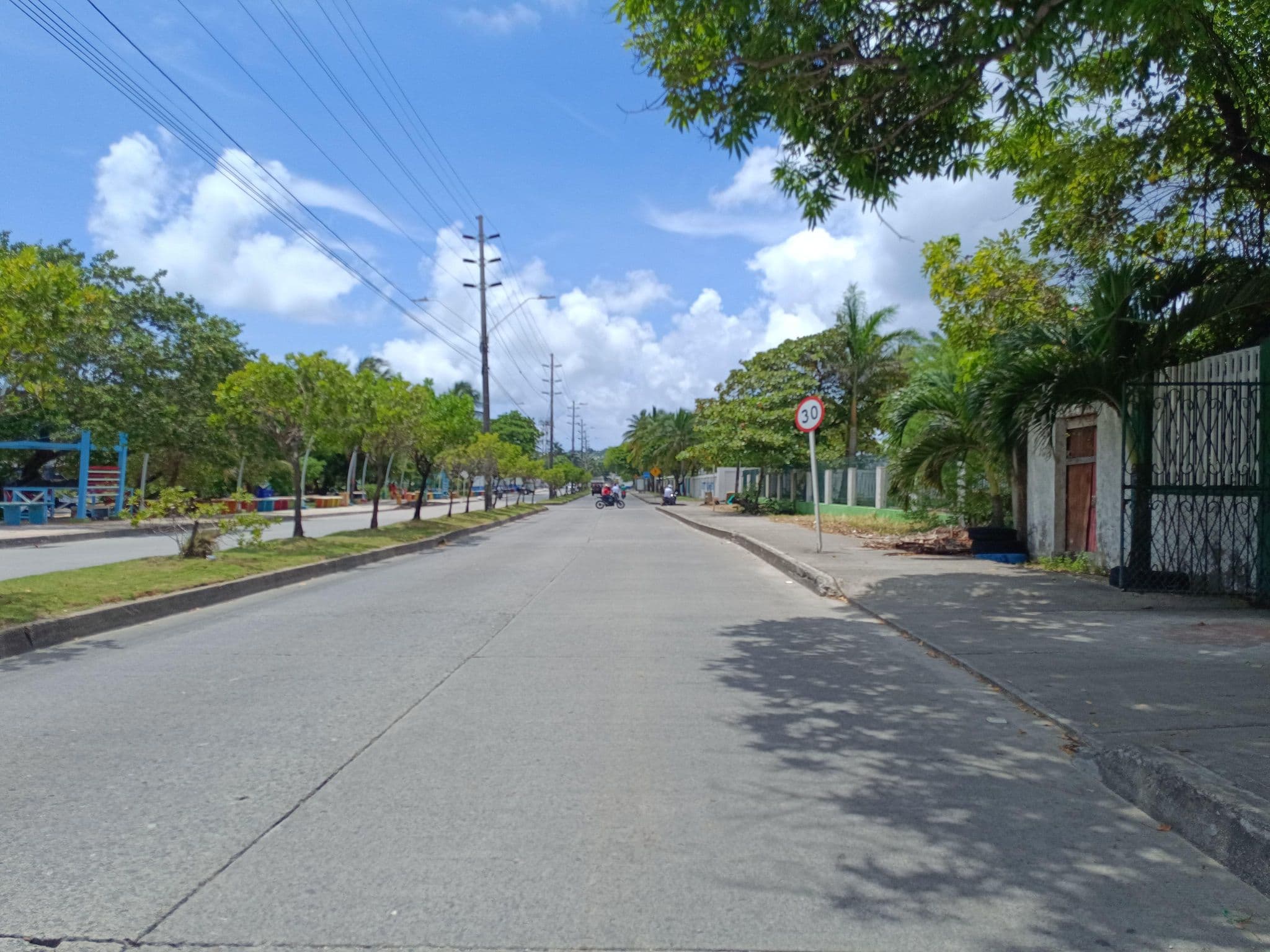 Street view near Casa Almendros Inn, San Andrés — © bluealmondhostel (CC BY-SA · Mapillary)