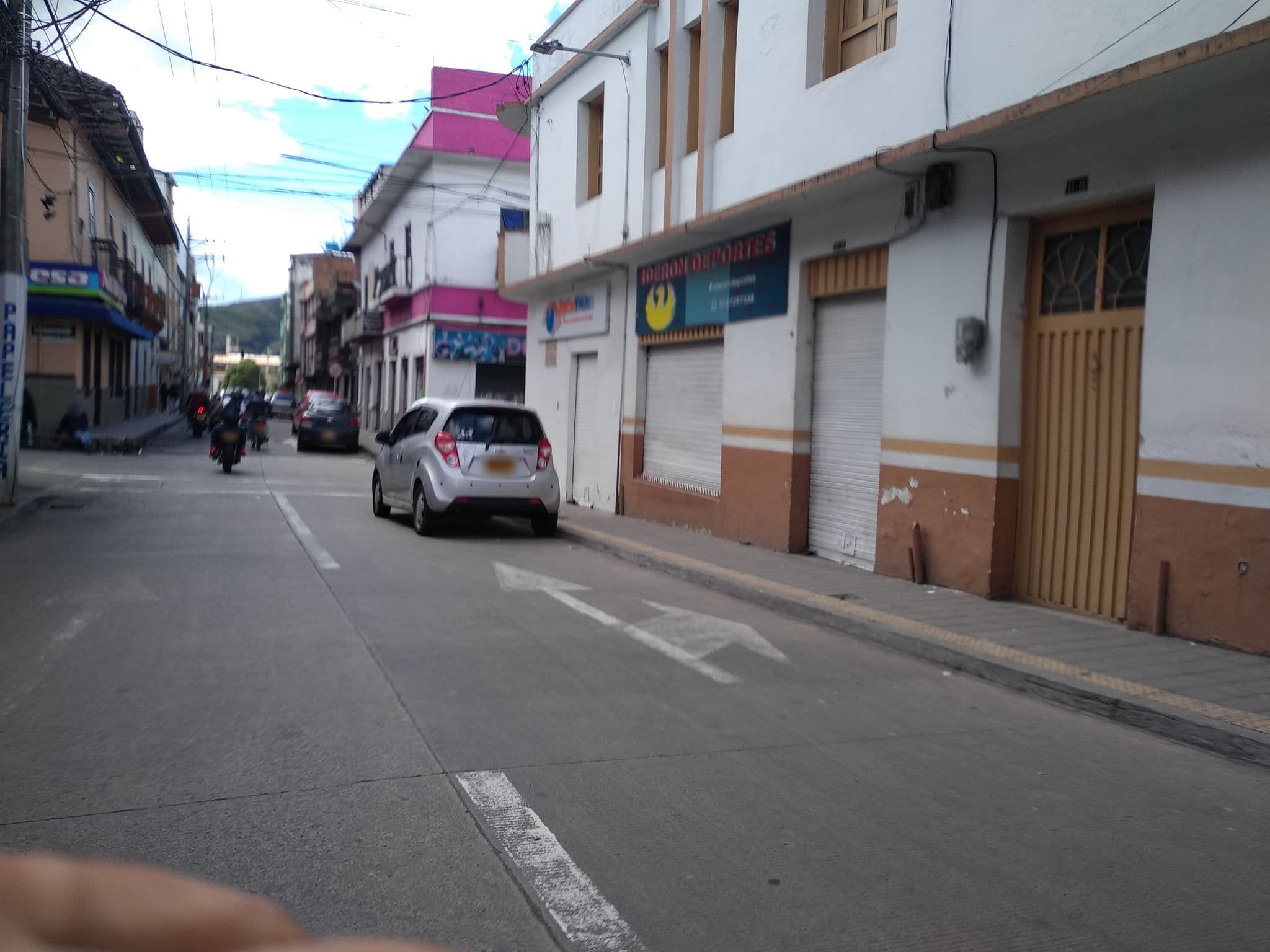 Street view near Bariloche Hotel, Pasto — © nomadmapper (CC BY-SA · Mapillary)
