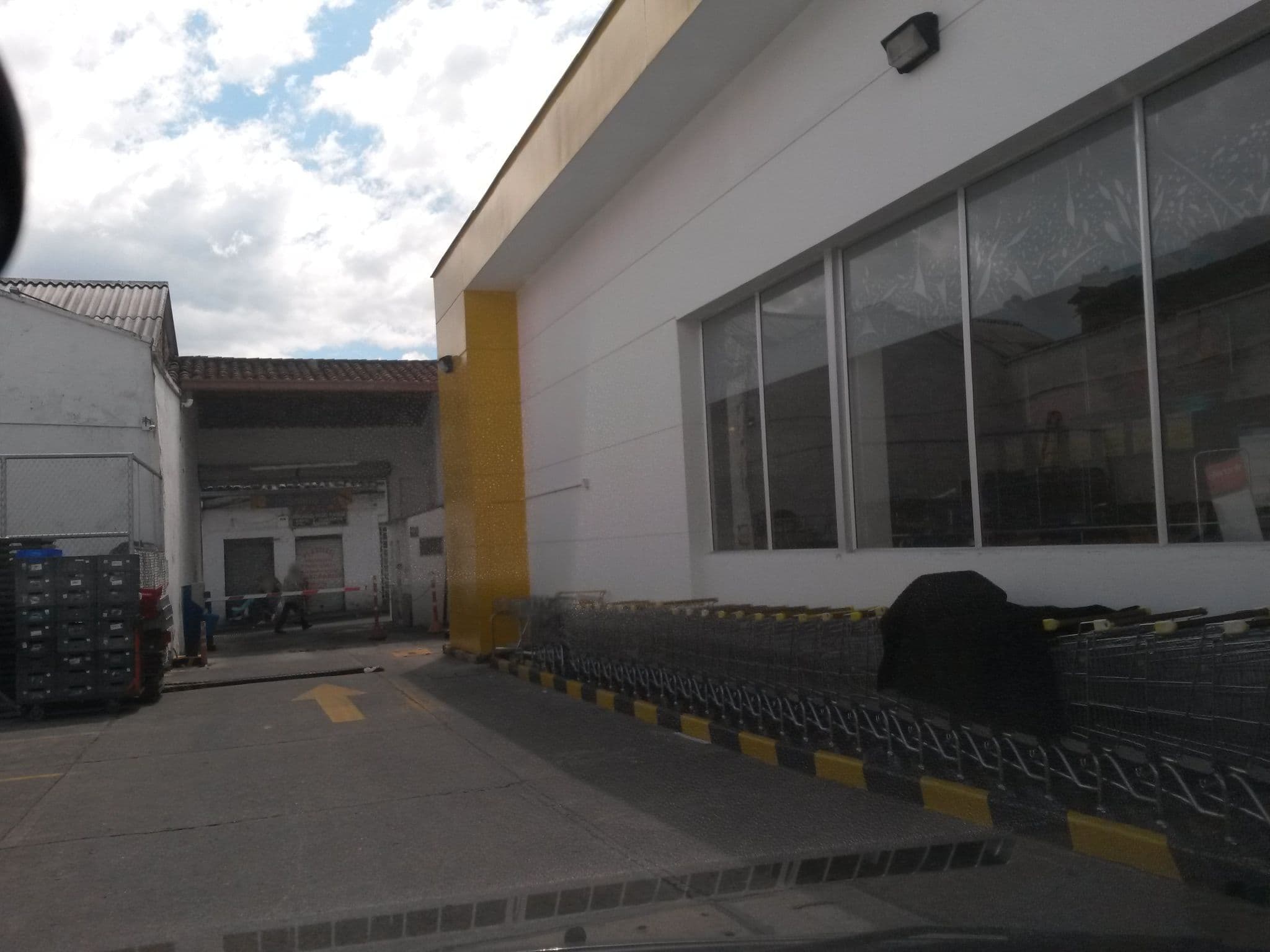 Street view near Hotel Y Restaurante Familiar, Popayán — © kaxtillo (CC BY-SA · Mapillary)