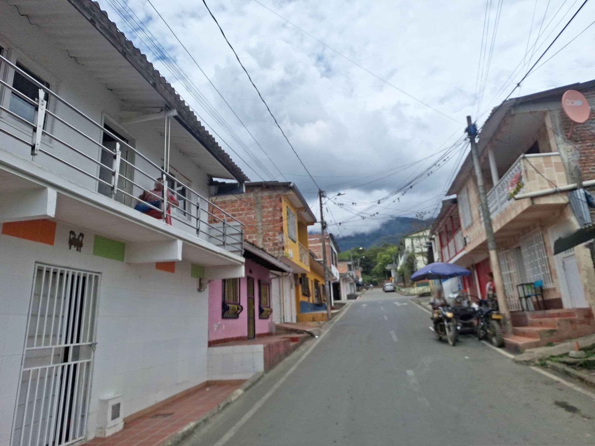 Street view near Cabañas Lago Calima Hostel Salomé, Darien — © Mariacamila (CC BY-SA · Mapillary)