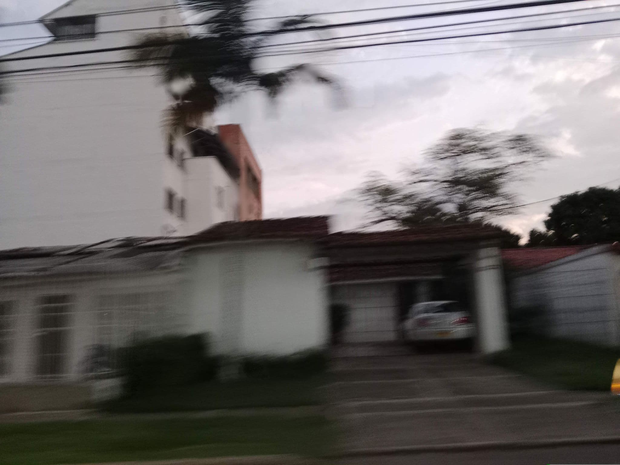Street view near Apartotel Cañaveralejo, Cali — © Empanada (CC BY-SA · Mapillary)