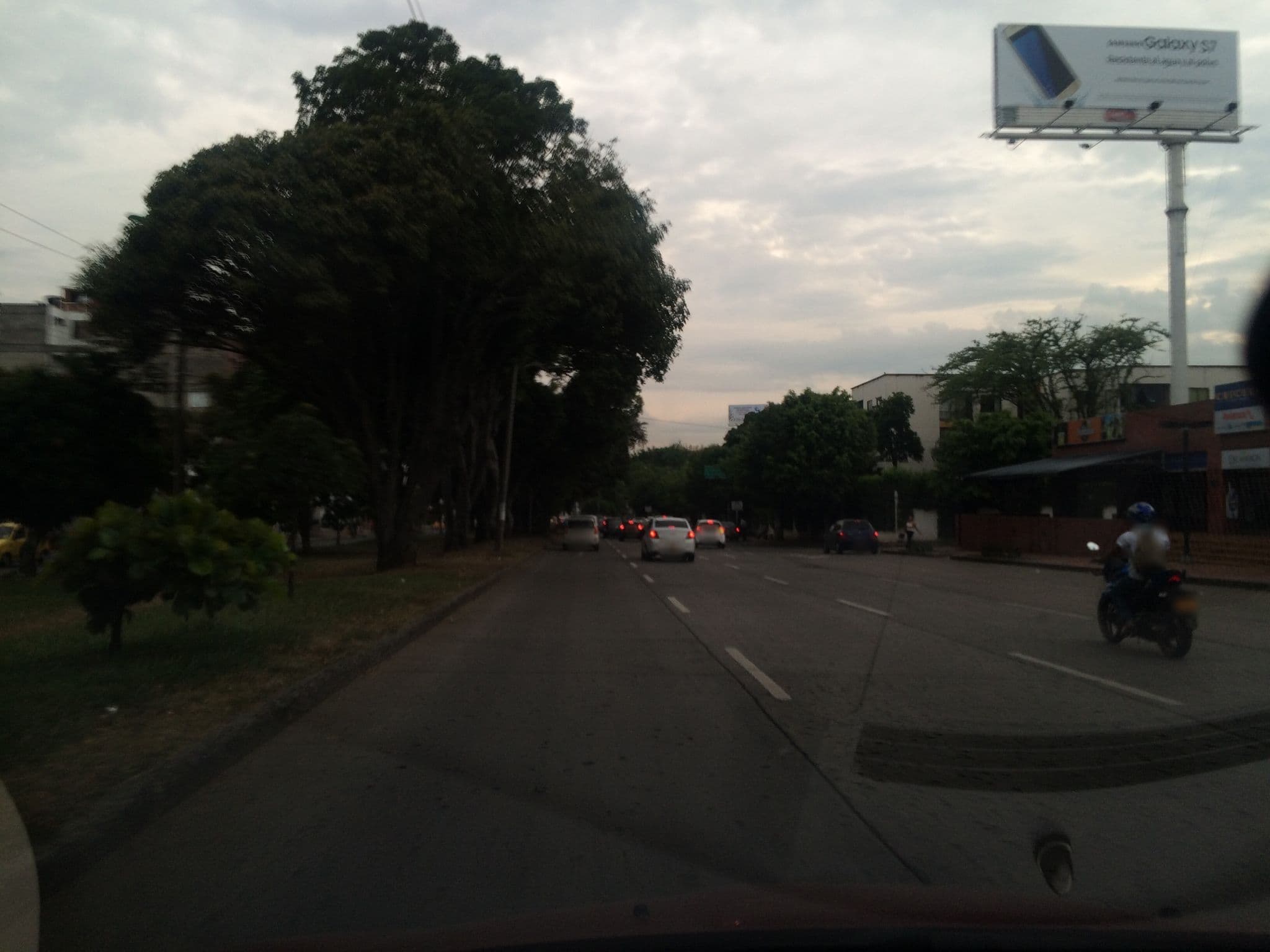 Street view near Aparta Estudios Carrera, Cali — © gtq (CC BY-SA · Mapillary)