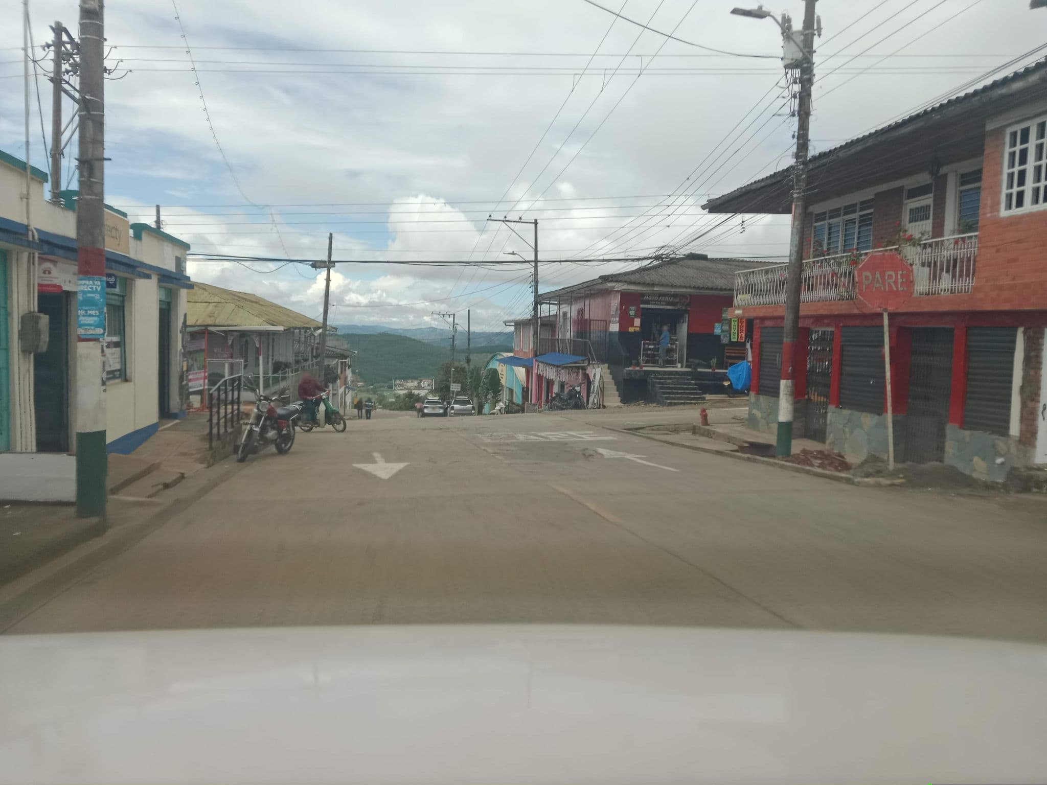 Street view near FINCA Freedom, Yumbo — © Empanada (CC BY-SA · Mapillary)