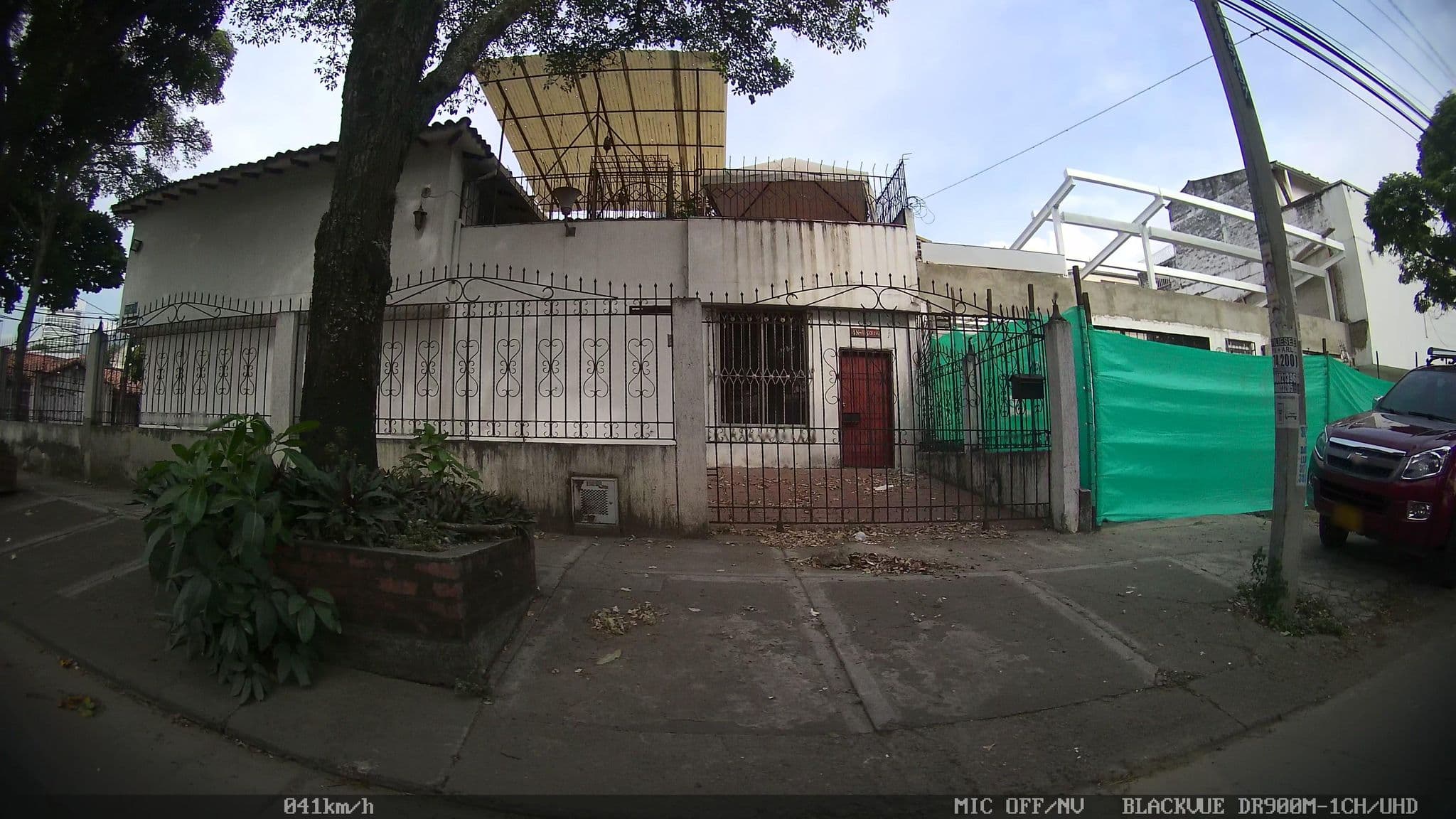 Street view near Hostal Recinto de los Sueños, Cali — © kaart_2 (CC BY-SA · Mapillary)