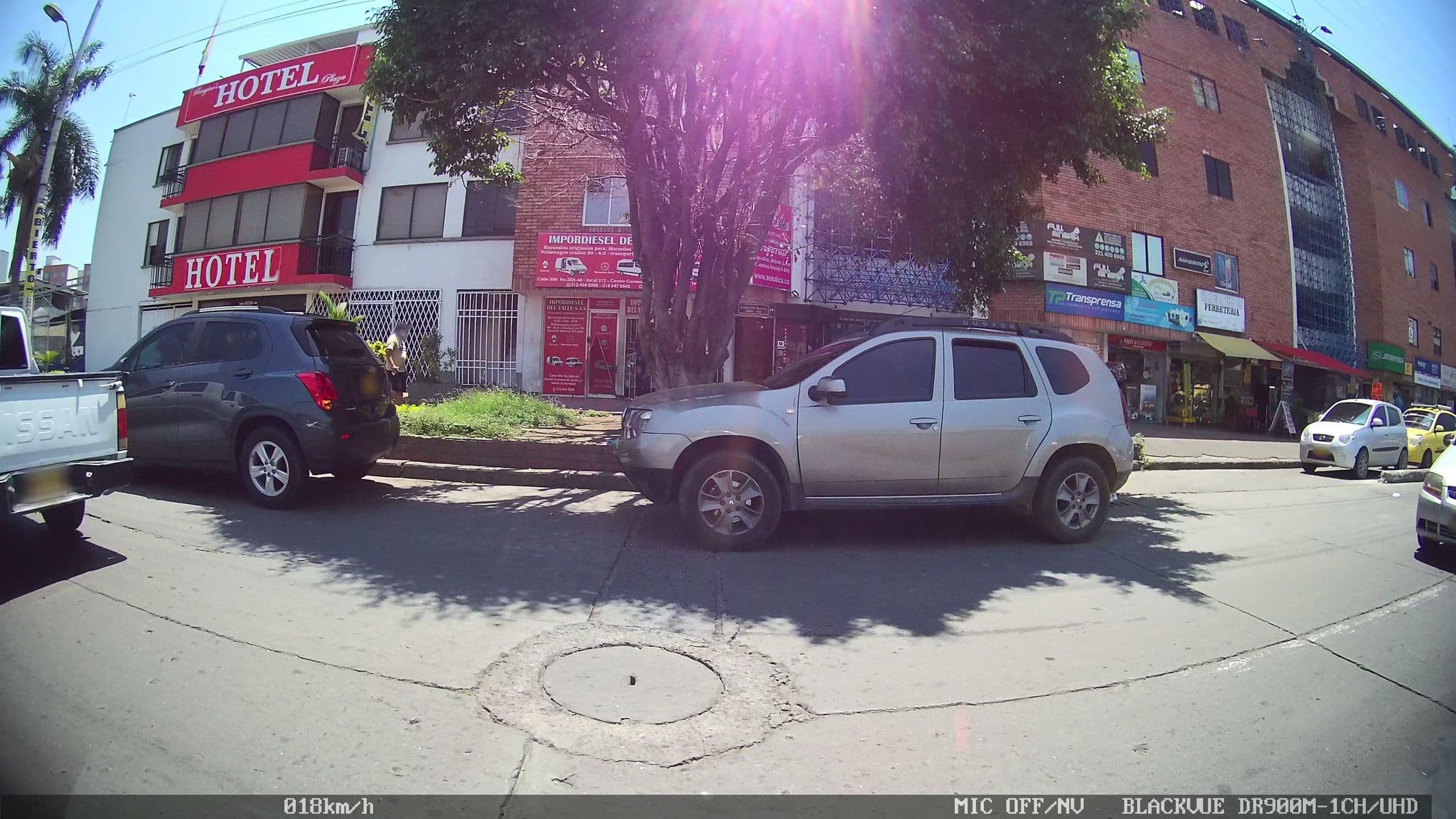 Street view near Hotel Tourmalet, Cali — © kaart5 (CC BY-SA · Mapillary)