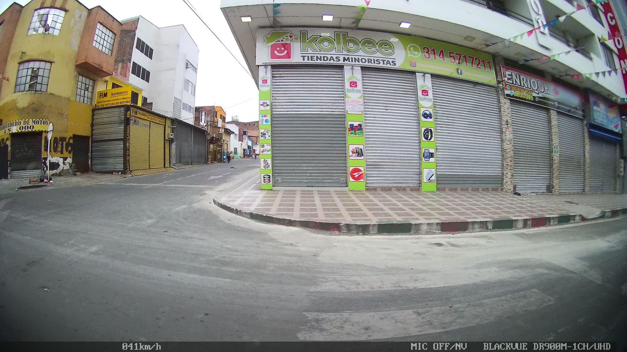 Street view near Apartahotel Manricuras, Cali — © kaart_2 (CC BY-SA · Mapillary)