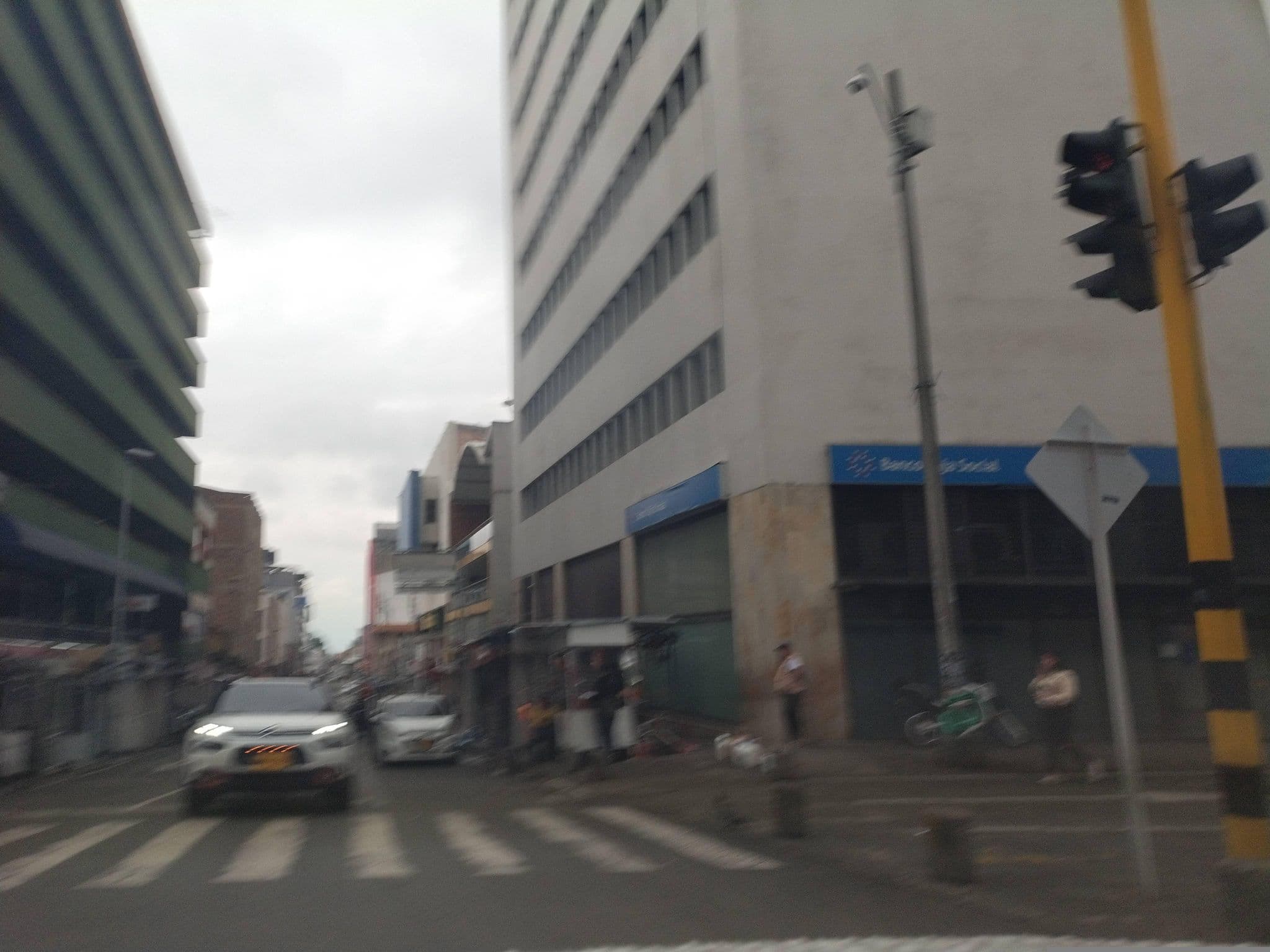 Street view near Hotel royal Plaza, Cali — © Empanada (CC BY-SA · Mapillary)