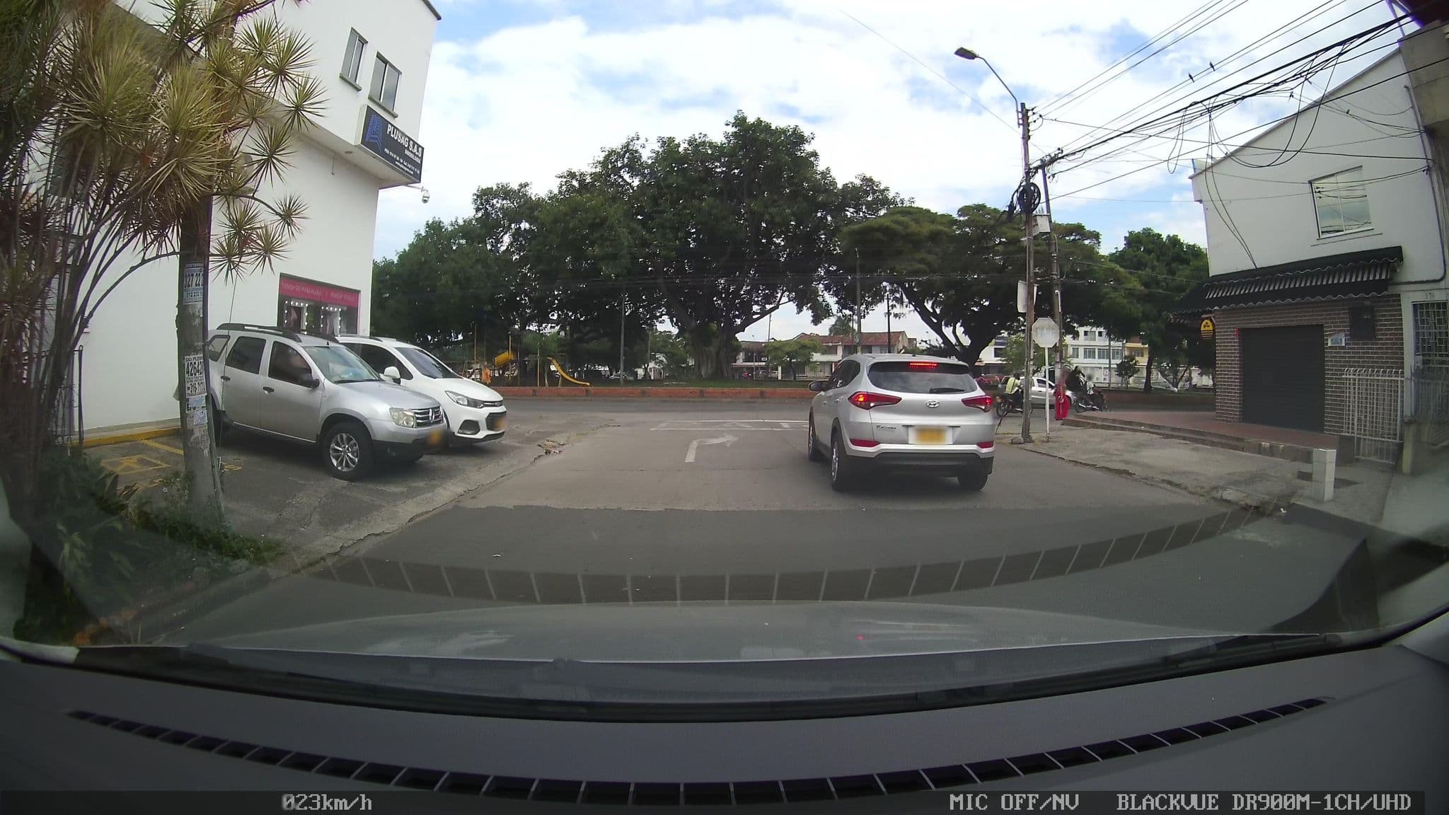 Street view near Luis A. Osorio Villegas / Motel Los Ejecutivos, Cali — © kaart5 (CC BY-SA · Mapillary)