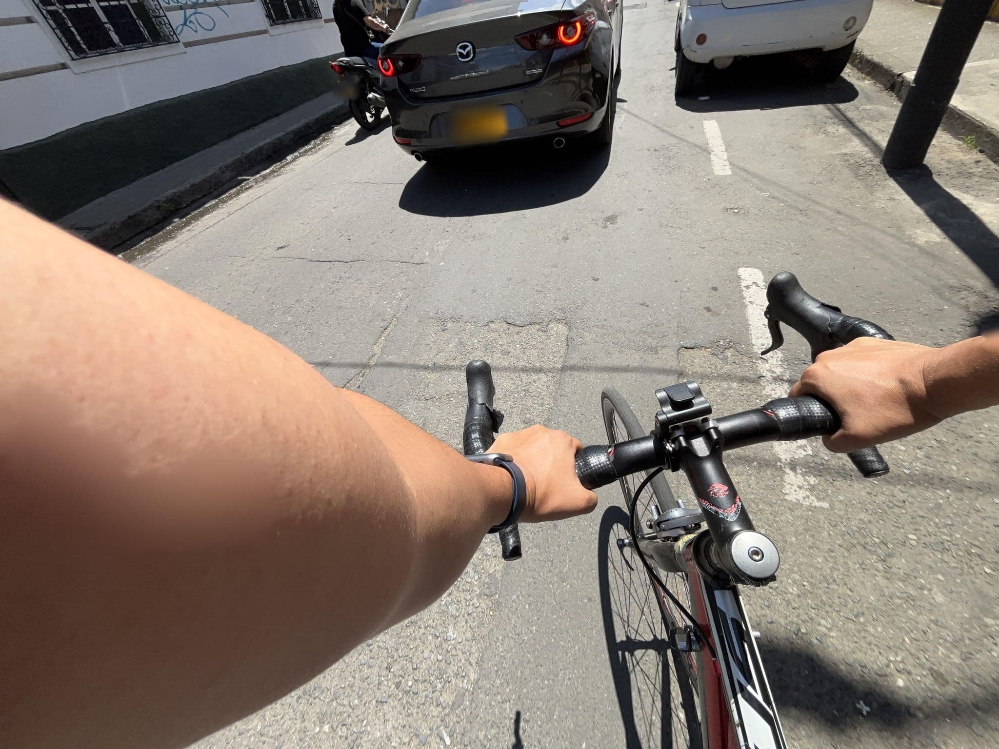 Street view near Hotel Casa Republicana, Cali — © IntegradosLatam (CC BY-SA · Mapillary)