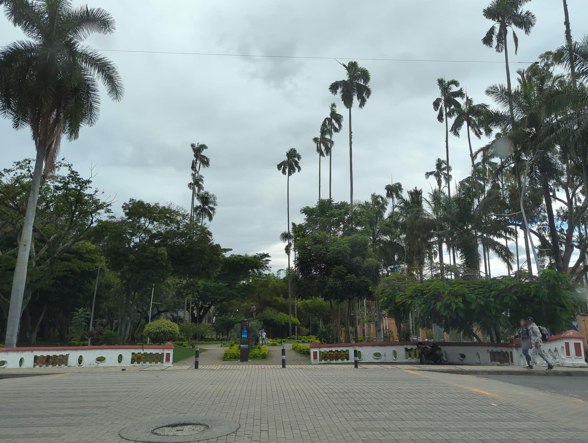 Street view near Hostal Del Regidor, Guadalajara de Buga — © maplarry (CC BY-SA · Mapillary)
