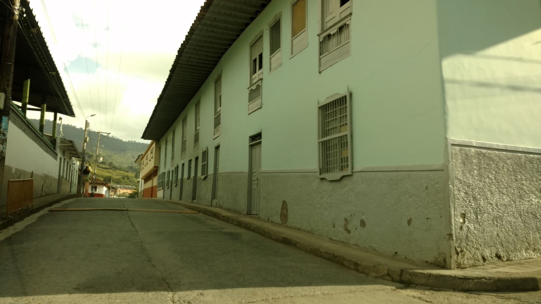 Street view near Aparta hotel La Liebre, Pácora — © juliancastroz (CC BY-SA · Mapillary)