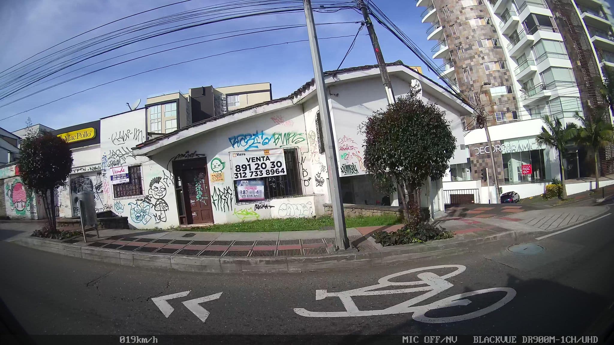 Street view near Hotel Carretero S.A., Manizales — © kaart_2 (CC BY-SA · Mapillary)