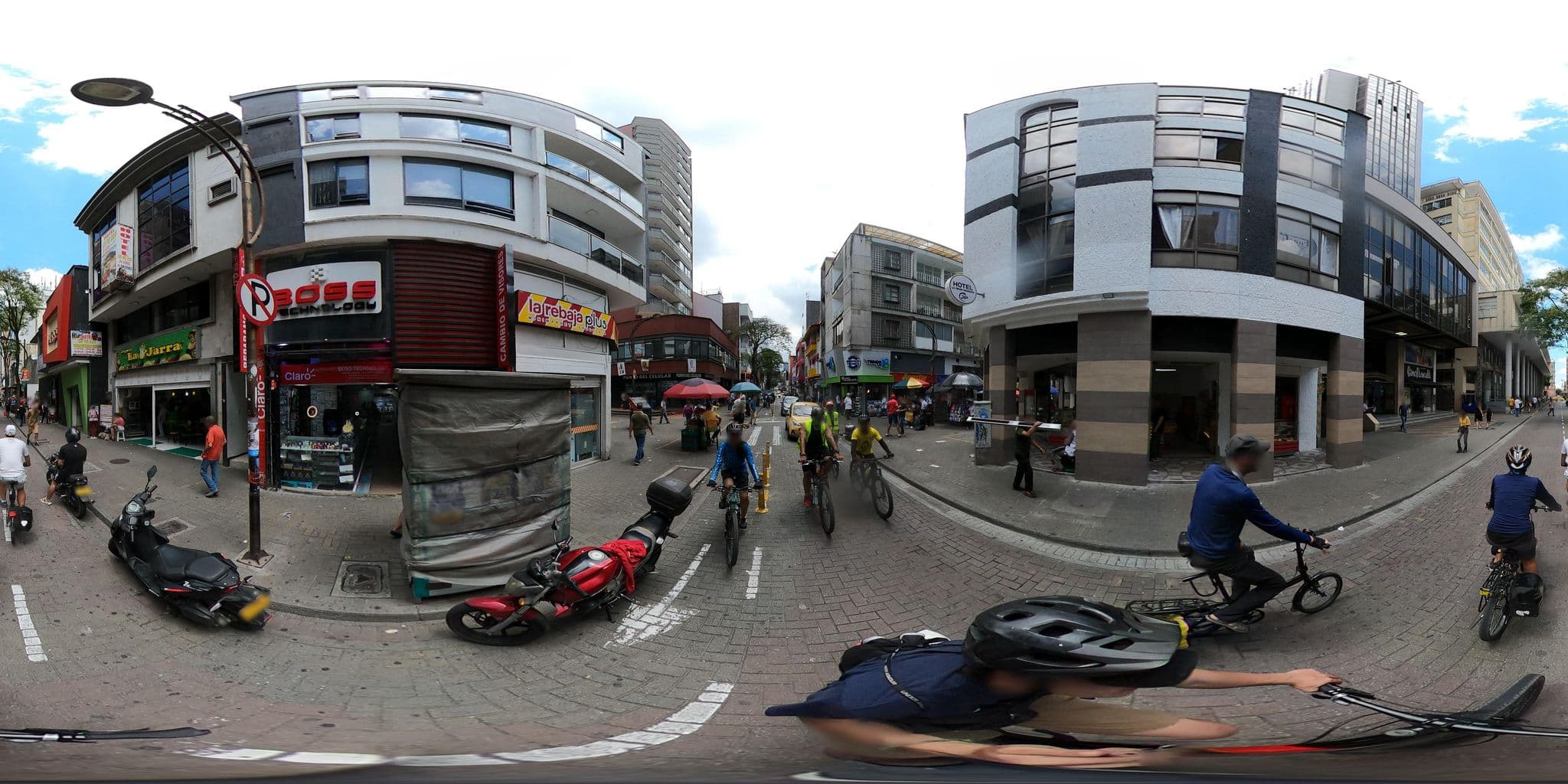 Street view near Hotel Luxor Condina, Pereira — © Siatodo (CC BY-SA · Mapillary)