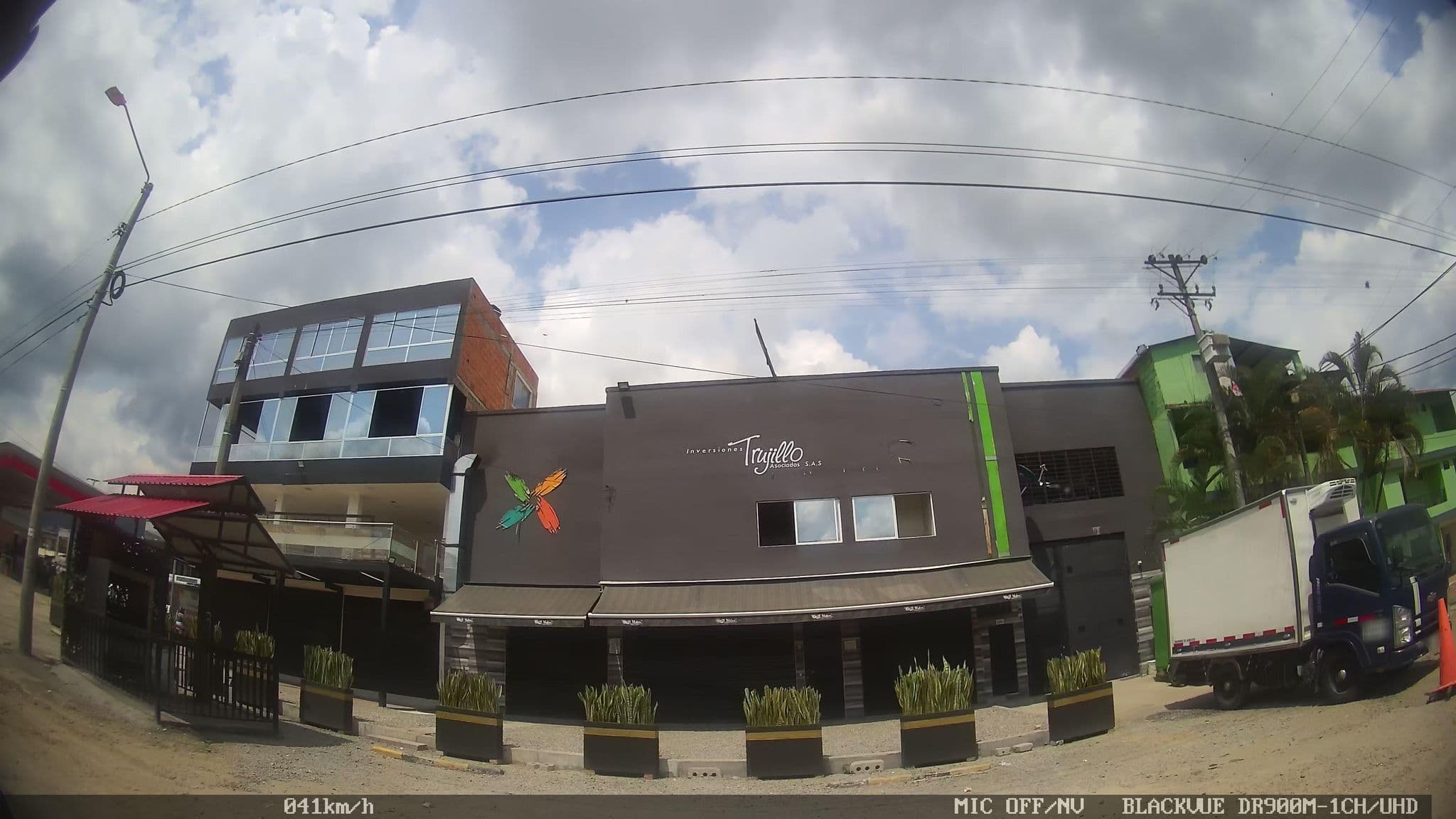 Street view near Hotel Capricornio, Ibagué — © kaart_2 (CC BY-SA · Mapillary)