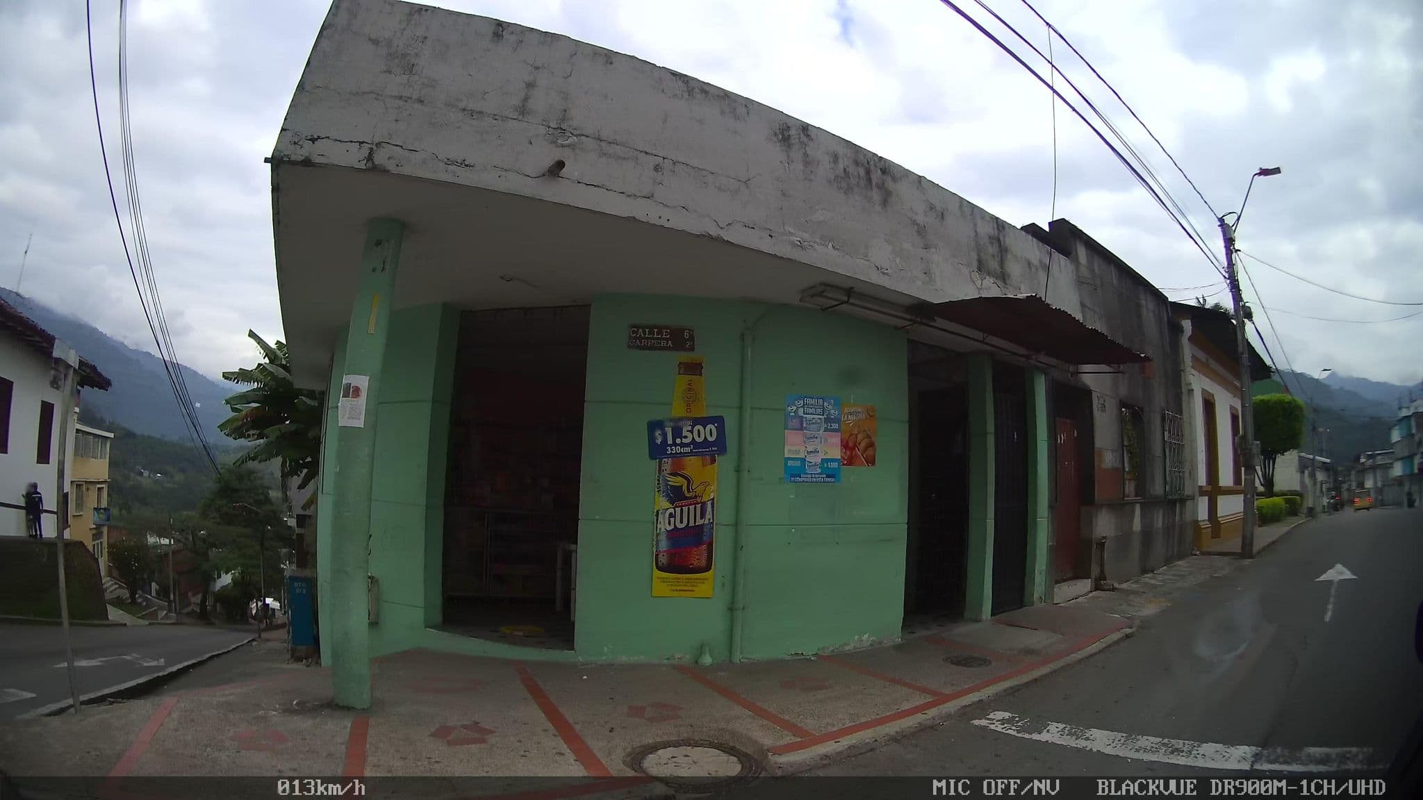 Street view near Bahareque Hostel, Ibagué — © kaart_2 (CC BY-SA · Mapillary)