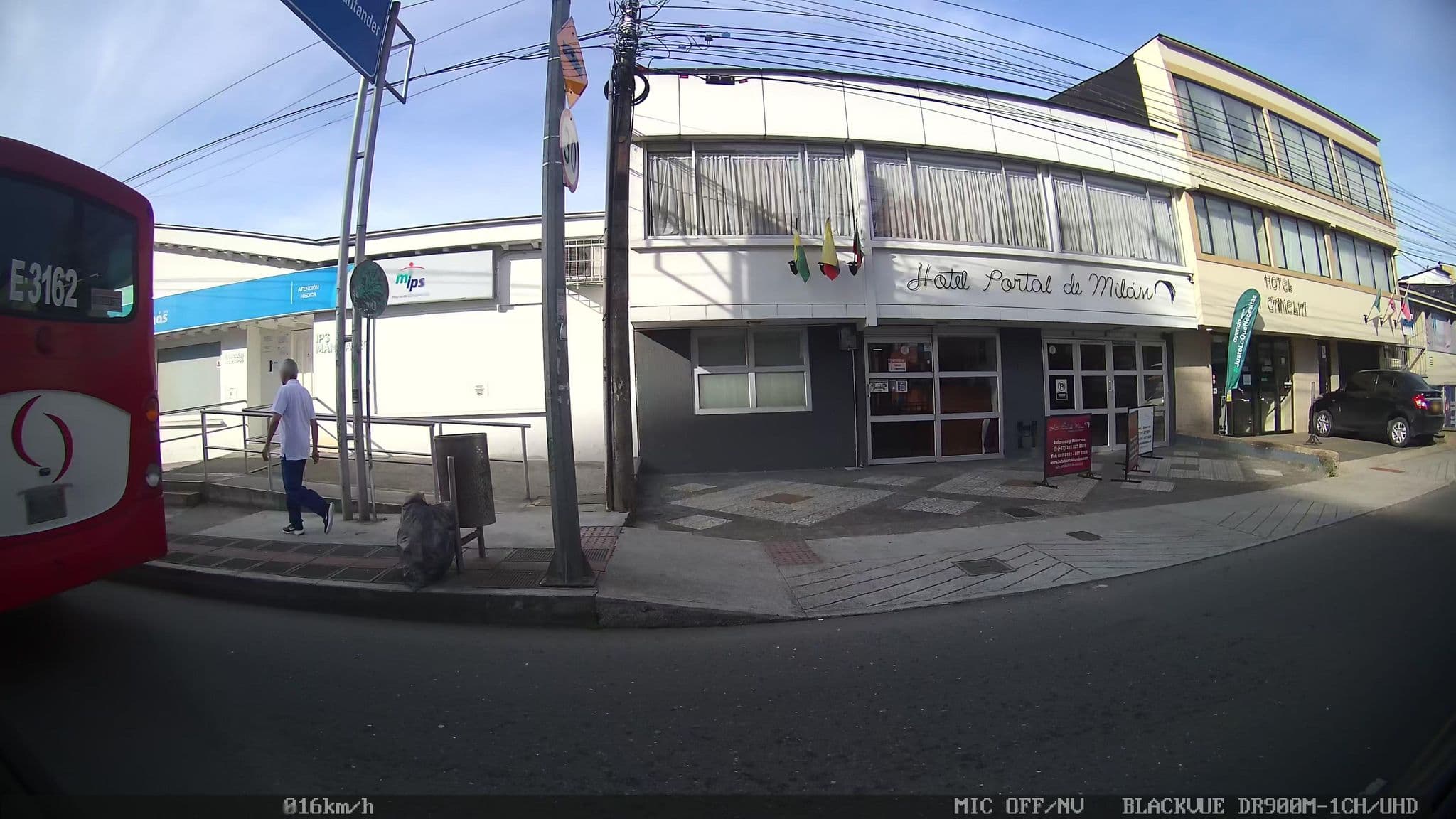 Street view near Hotel Portal de Milan, Manizales — © kaart_2 (CC BY-SA · Mapillary)