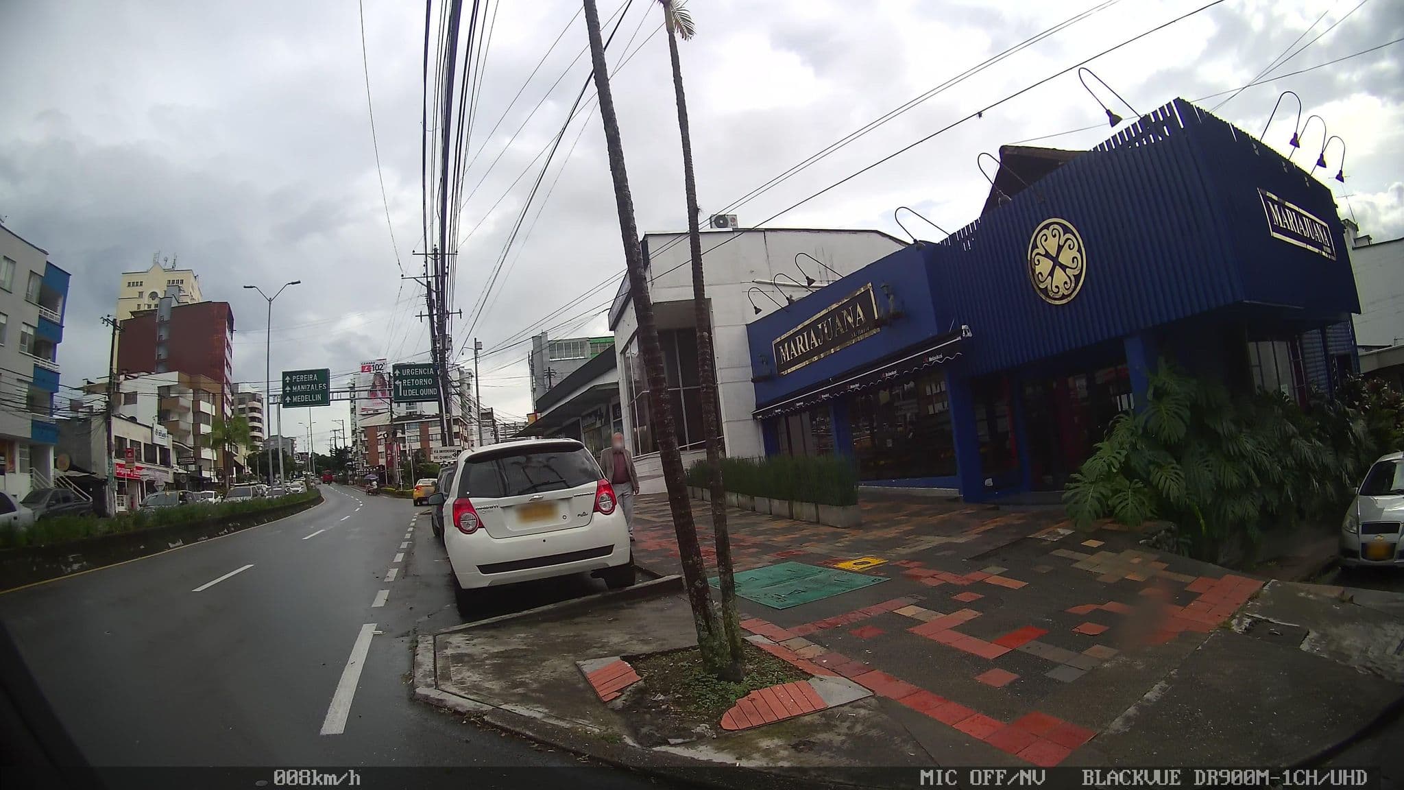 Street view near Hostal El Mico, Armenia — © kaart_2 (CC BY-SA · Mapillary)