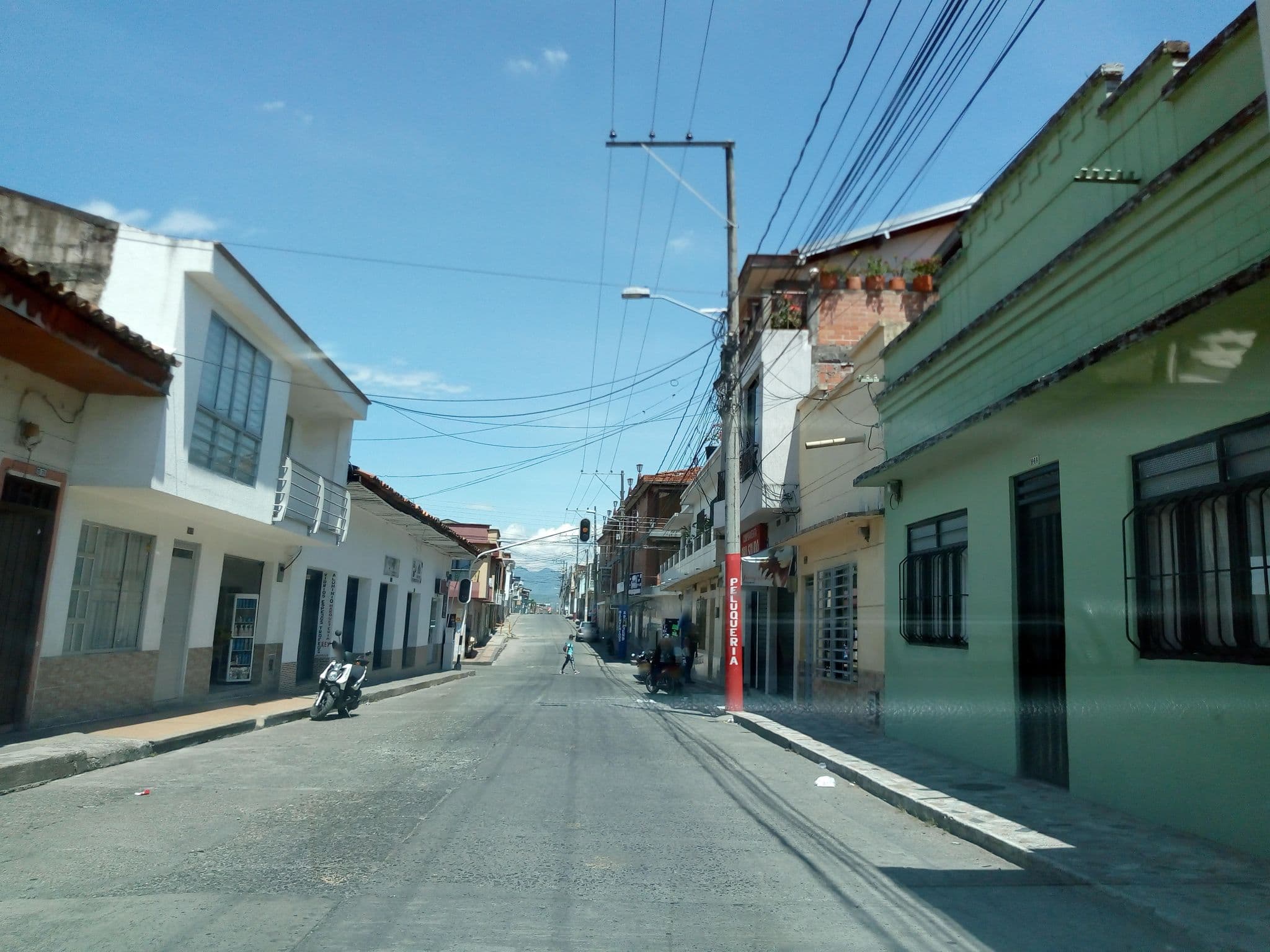 Street view near Hotel Colombia, Cartago — © h4ckypurpl3 (CC BY-SA · Mapillary)
