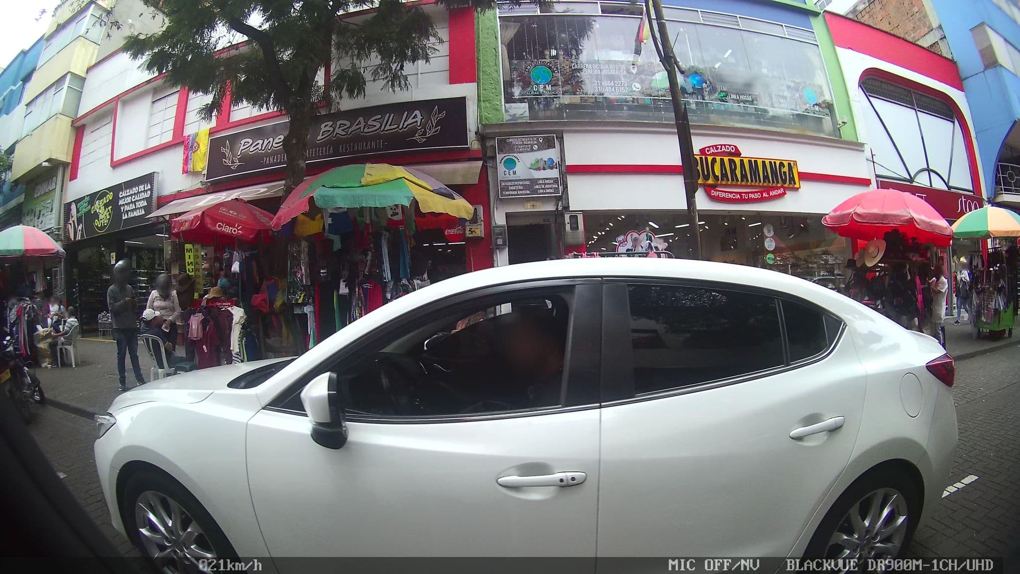 Street view near Hotel Cosmos, Pereira — © kaart_2 (CC BY-SA · Mapillary)