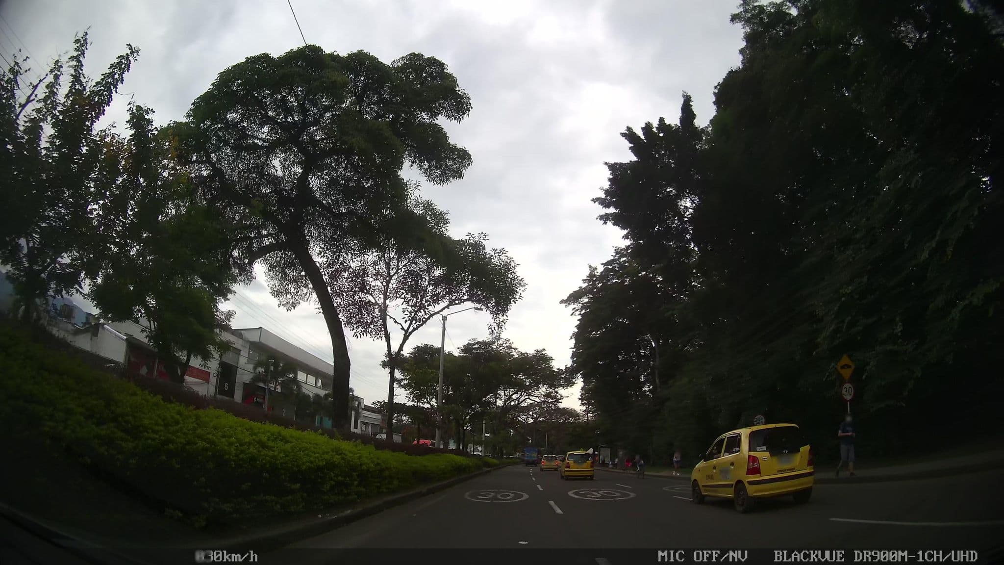 Street view near Ing Pensiones Y Cesantias, Ibagué — © kaart_2 (CC BY-SA · Mapillary)