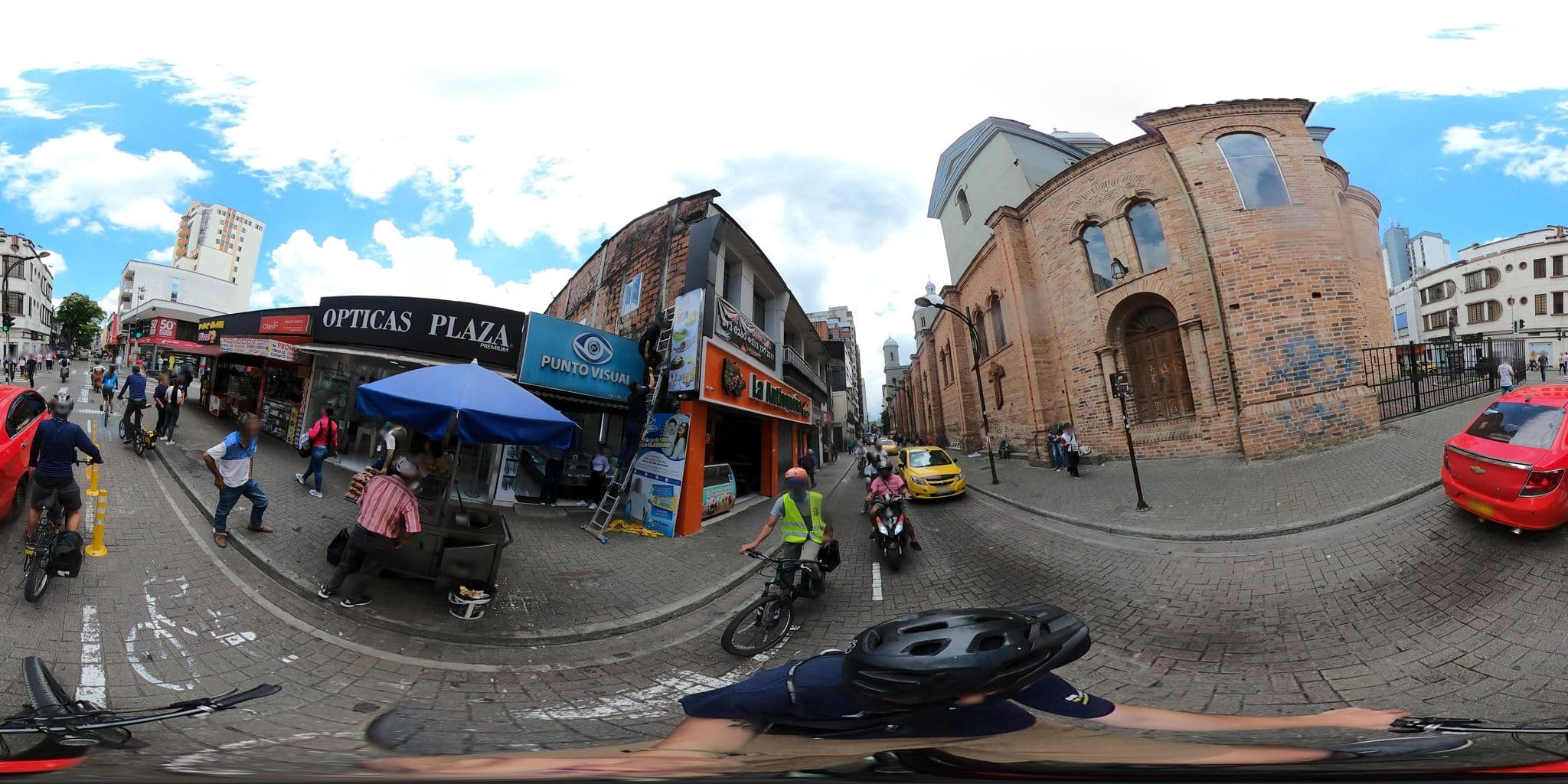 Street view near hotel 721, Pereira — © Siatodo (CC BY-SA · Mapillary)