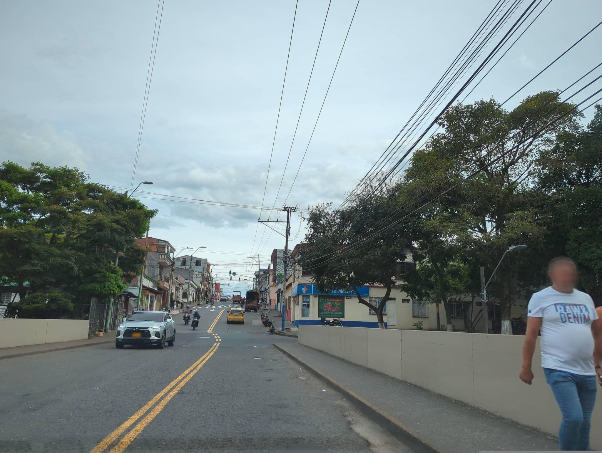 Street view near Hotel Pueblito Cafetero, Pereira — © maplarry (CC BY-SA · Mapillary)
