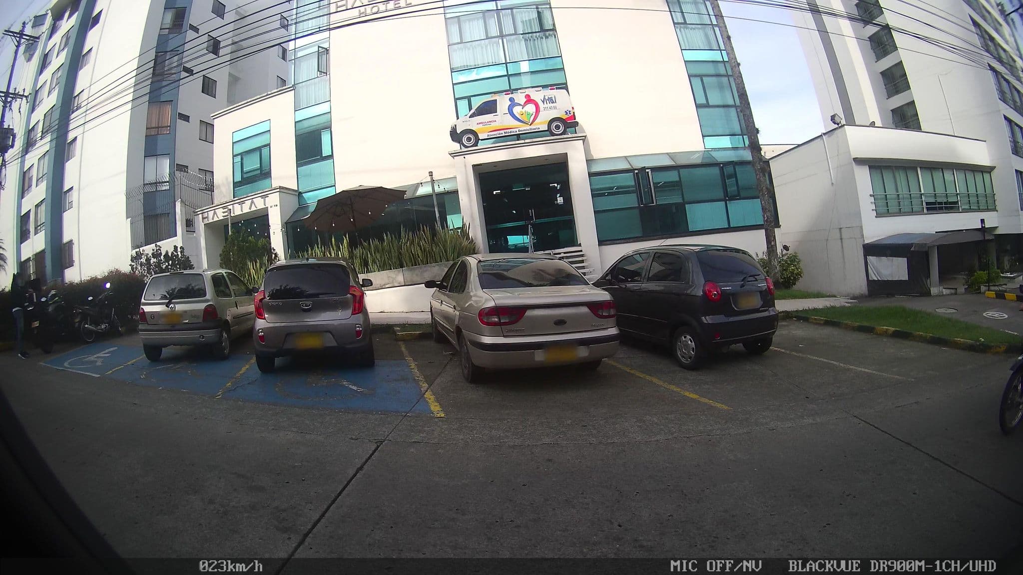 Street view near Sercotel Habitat, Pereira — © kaart_2 (CC BY-SA · Mapillary)