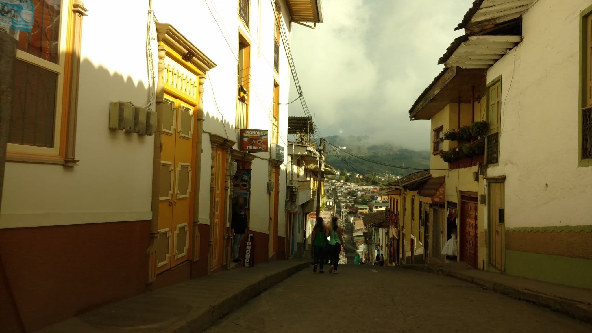 Street view near Hotel Sueño Dorado, Aguadas — © juliancastroz (CC BY-SA · Mapillary)