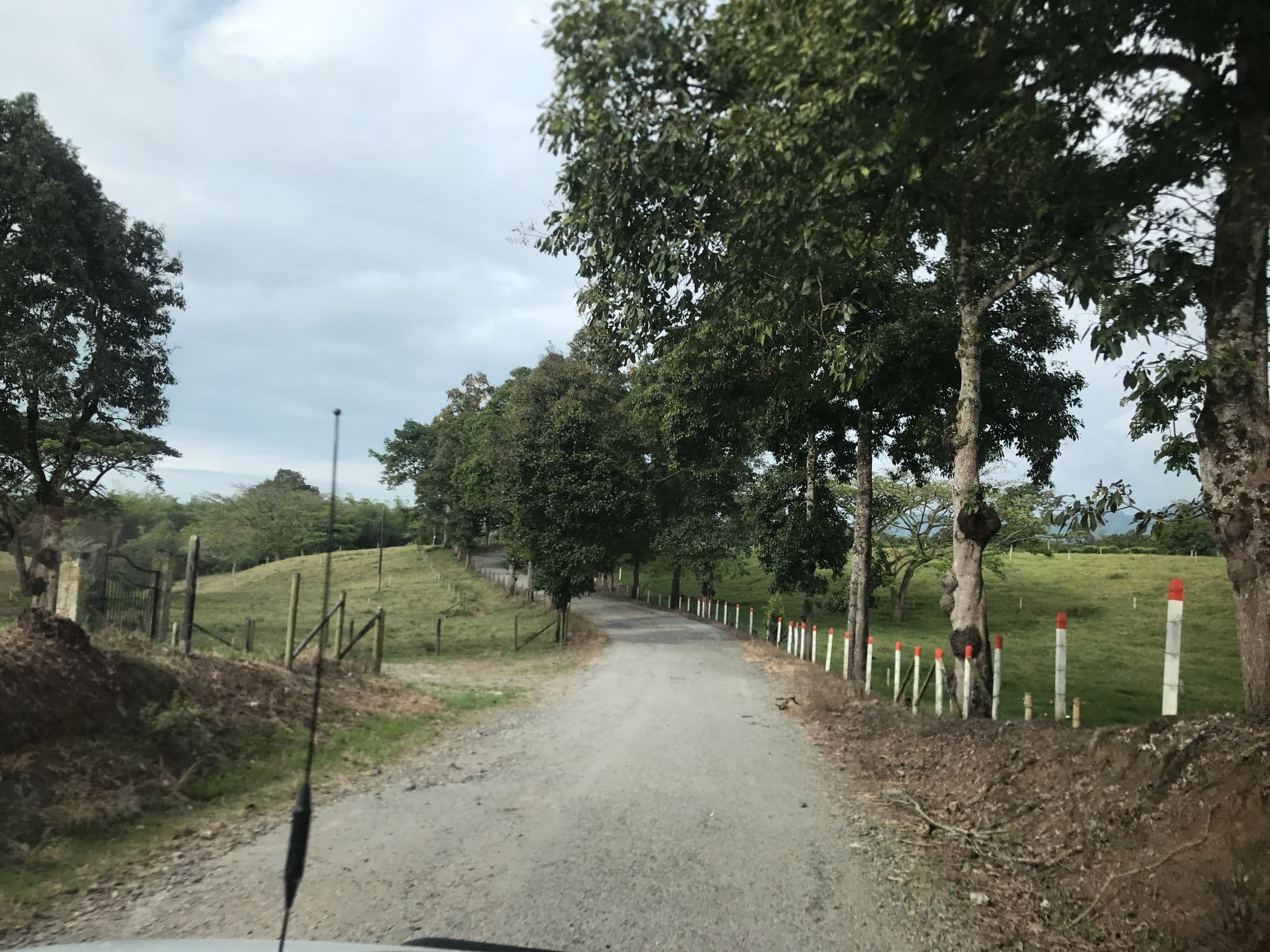 Street view near Finca Hotel Nuestro Sueño, Montenegro — © hj6f (CC BY-SA · Mapillary)