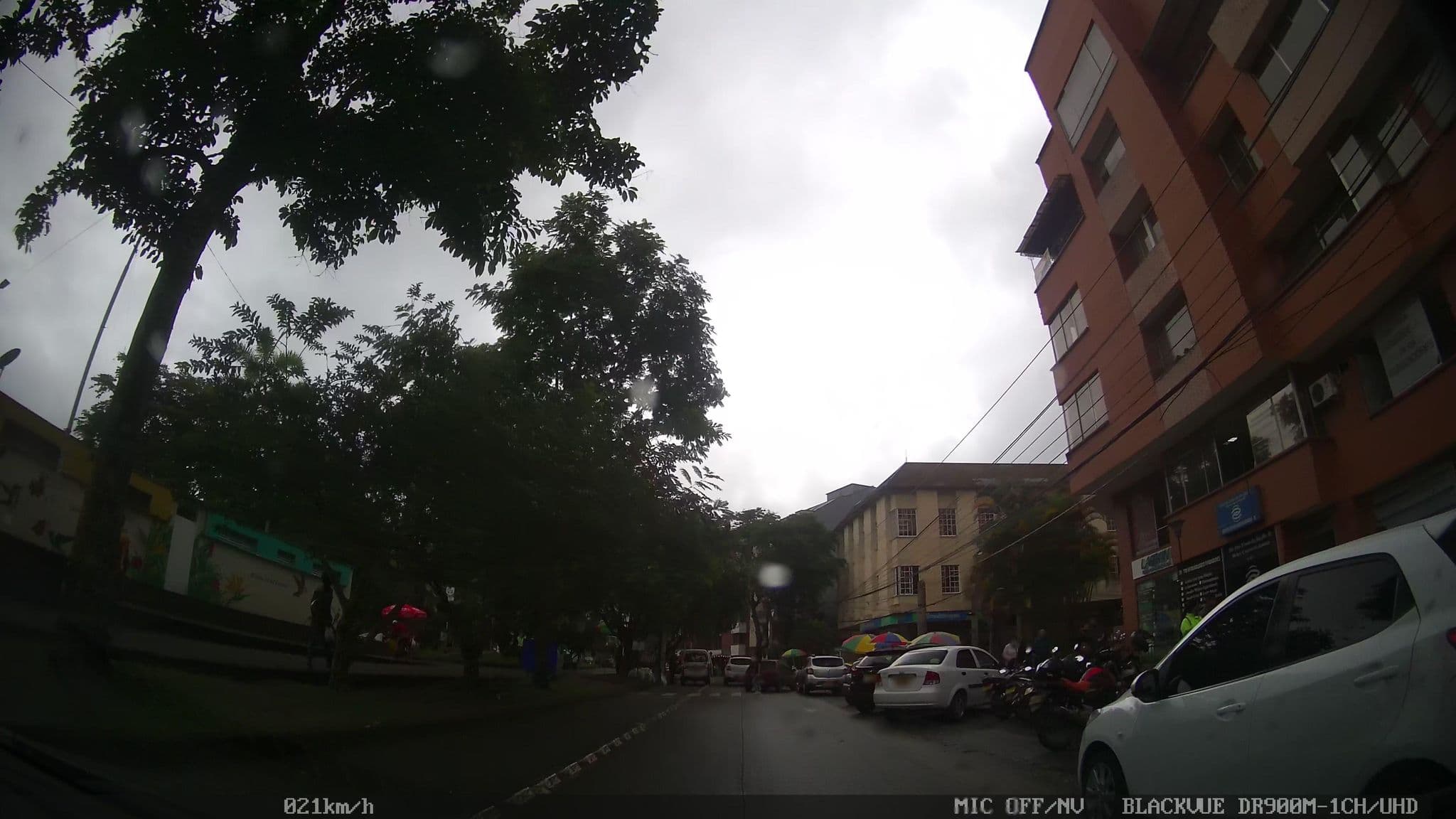 Street view near victoria's park hotel, Armenia — © kaart_2 (CC BY-SA · Mapillary)