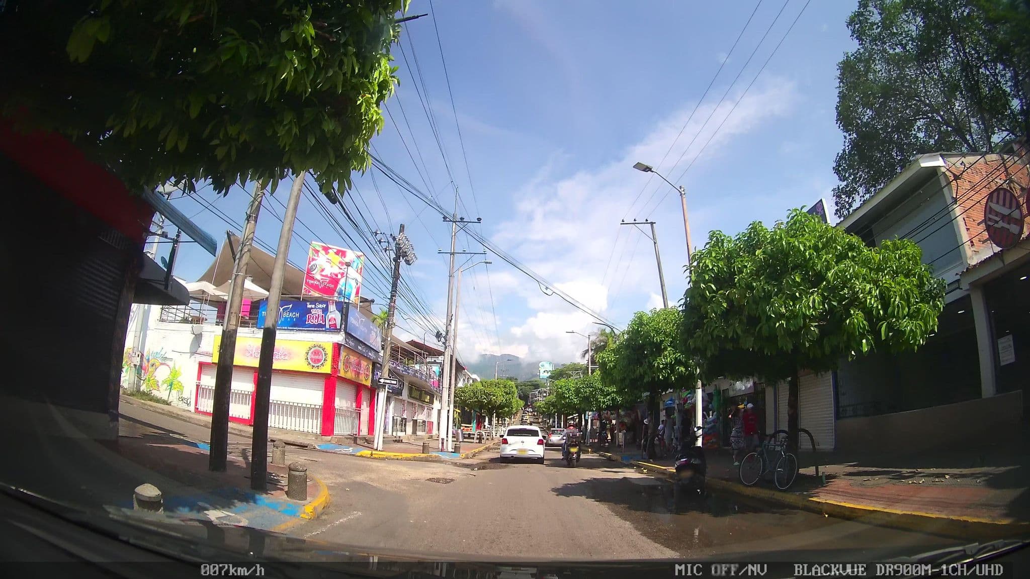 Street view near Hotel La Gran Manzana, Melgar — © kaart_2 (CC BY-SA · Mapillary)